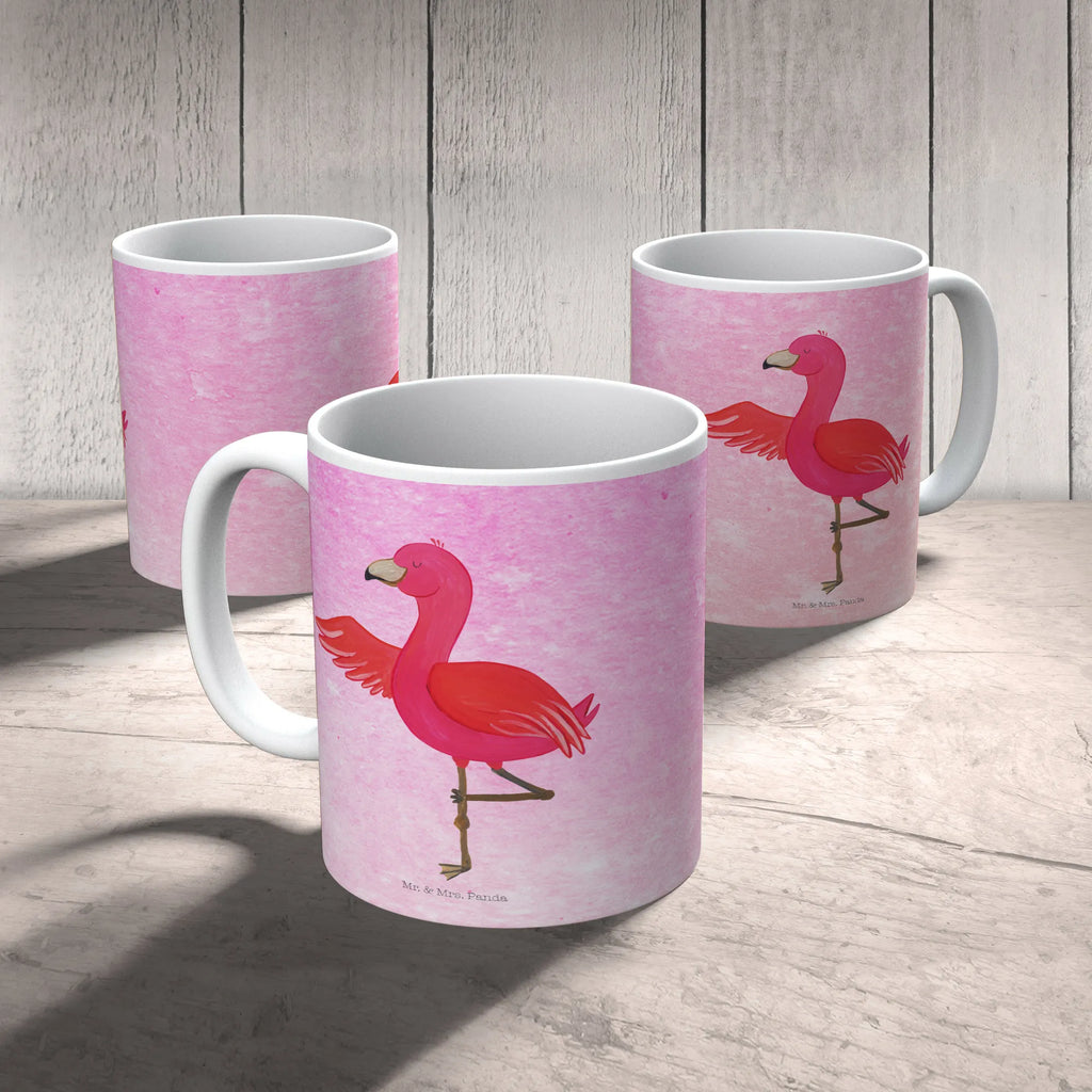 Tasse Flamingo Yoga Tasse, Kaffeetasse, Teetasse, Becher, Kaffeebecher, Teebecher, Keramiktasse, Porzellantasse, Büro Tasse, Geschenk Tasse, Tasse Sprüche, Tasse Motive, Kaffeetassen, Tasse bedrucken, Designer Tasse, Cappuccino Tassen, Schöne Teetassen, Flamingo, Vogel, Yoga, Namaste, Achtsamkeit, Yoga-Übung, Entspannung, Ärger, Aufregen, Tiefenentspannung