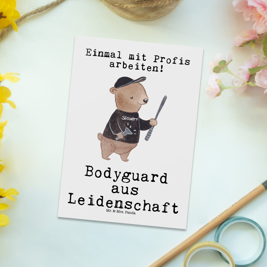 Postkarte Bodyguard aus Leidenschaft Postkarte, Karte, Geschenkkarte, Grußkarte, Einladung, Ansichtskarte, Geburtstagskarte, Einladungskarte, Dankeskarte, Ansichtskarten, Einladung Geburtstag, Einladungskarten Geburtstag, Beruf, Ausbildung, Jubiläum, Abschied, Rente, Kollege, Kollegin, Geschenk, Schenken, Arbeitskollege, Mitarbeiter, Firma, Danke, Dankeschön, Bodyguard, Personenschützer