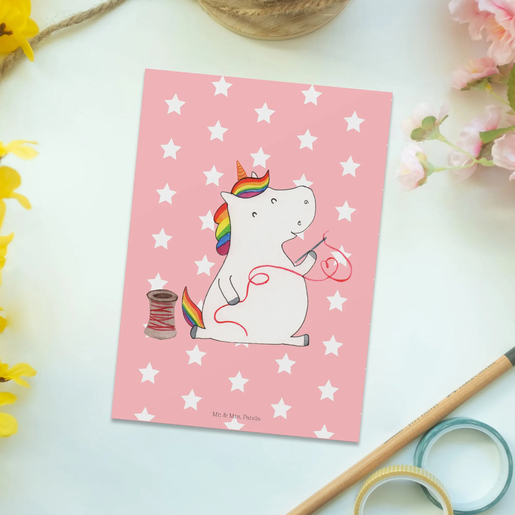 Postkarte Einhorn Näherin Postkarte, Karte, Geschenkkarte, Grußkarte, Einladung, Ansichtskarte, Geburtstagskarte, Einladungskarte, Dankeskarte, Ansichtskarten, Einladung Geburtstag, Einladungskarten Geburtstag, Einhorn, Einhörner, Einhorn Deko, Unicorn, Näherin, nähen, Mädchen, Freundin, Häkeln, Stricken, basteln, Nähzimmer