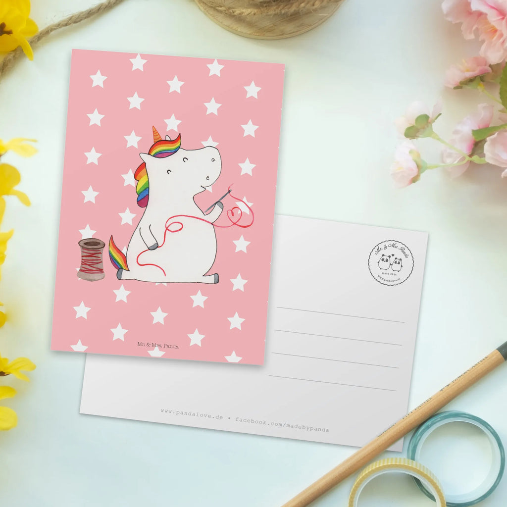 Postkarte Einhorn Näherin Postkarte, Karte, Geschenkkarte, Grußkarte, Einladung, Ansichtskarte, Geburtstagskarte, Einladungskarte, Dankeskarte, Ansichtskarten, Einladung Geburtstag, Einladungskarten Geburtstag, Einhorn, Einhörner, Einhorn Deko, Unicorn, Näherin, nähen, Mädchen, Freundin, Häkeln, Stricken, basteln, Nähzimmer