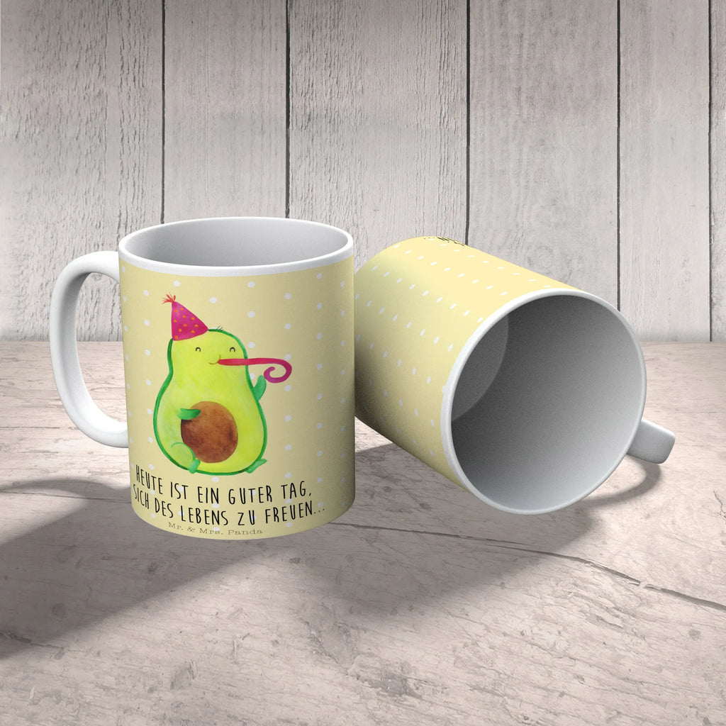 Tasse Avocado Party Tasse, Kaffeetasse, Teetasse, Becher, Kaffeebecher, Teebecher, Keramiktasse, Porzellantasse, Büro Tasse, Geschenk Tasse, Tasse Sprüche, Tasse Motive, Kaffeetassen, Tasse bedrucken, Designer Tasse, Cappuccino Tassen, Schöne Teetassen, Avocado, Veggie, Vegan, Gesund, Avocados, Party, Geburtstag, Geburtstagsfeier, Happy Birthday, Feier, Feierei, Lieblingstag, Prüfung, Abifeier, Abi, Bestanden, Jahrestag, Jubiläum, Firmenfeier, Klassenfeier, Schulabschluss, Abschluss