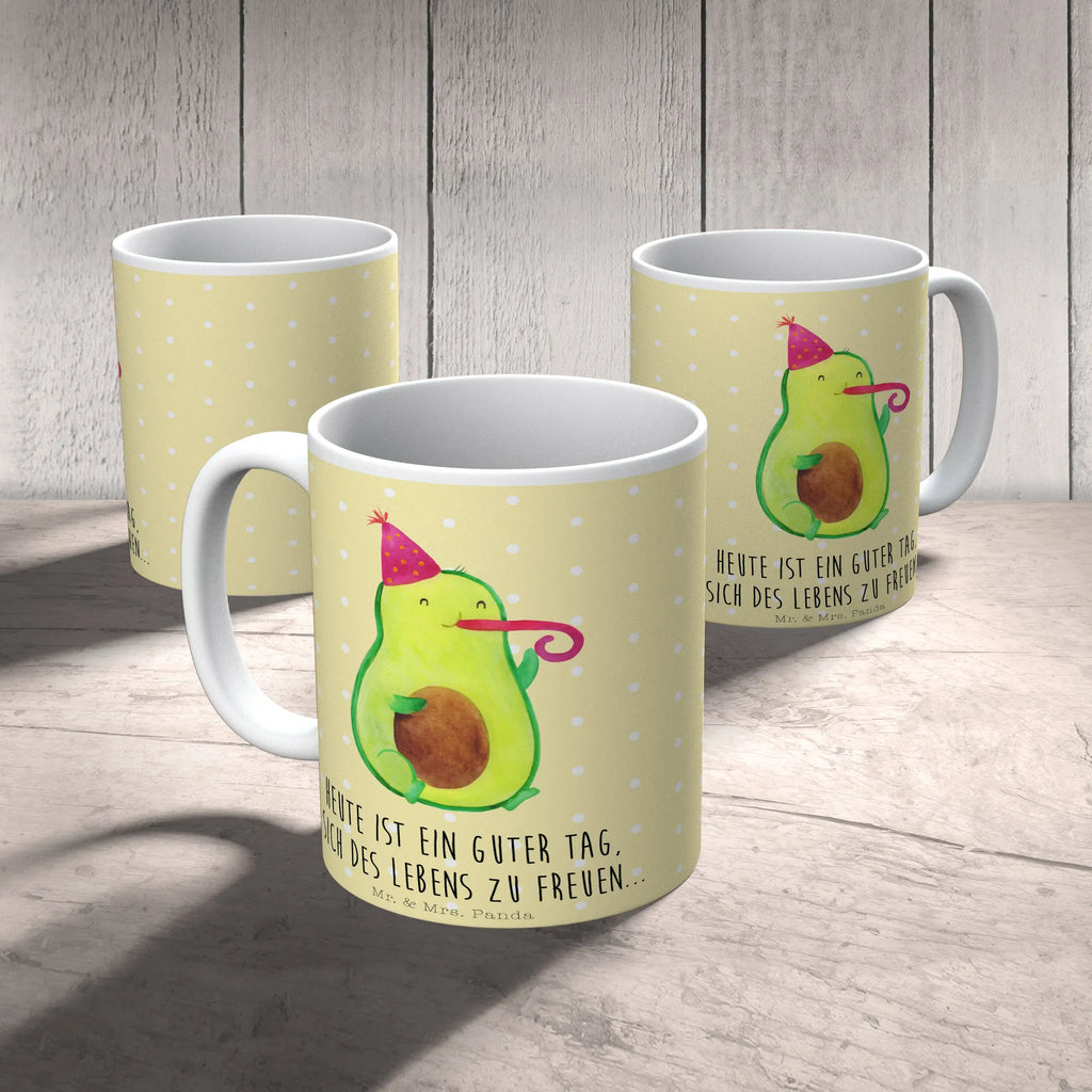 Tasse Avocado Party Tasse, Kaffeetasse, Teetasse, Becher, Kaffeebecher, Teebecher, Keramiktasse, Porzellantasse, Büro Tasse, Geschenk Tasse, Tasse Sprüche, Tasse Motive, Kaffeetassen, Tasse bedrucken, Designer Tasse, Cappuccino Tassen, Schöne Teetassen, Avocado, Veggie, Vegan, Gesund, Avocados, Party, Geburtstag, Geburtstagsfeier, Happy Birthday, Feier, Feierei, Lieblingstag, Prüfung, Abifeier, Abi, Bestanden, Jahrestag, Jubiläum, Firmenfeier, Klassenfeier, Schulabschluss, Abschluss