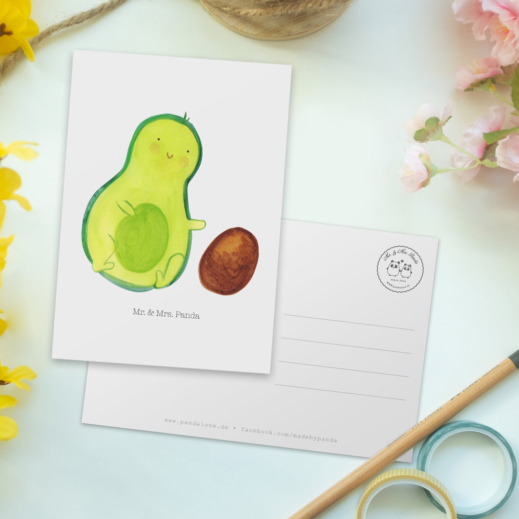 Postkarte Avocado Kern rollt Postkarte, Karte, Geschenkkarte, Grußkarte, Einladung, Ansichtskarte, Geburtstagskarte, Einladungskarte, Dankeskarte, Ansichtskarten, Einladung Geburtstag, Einladungskarten Geburtstag, Avocado, Veggie, Vegan, Gesund, Avocados, Schwanger, Geburt, Geburtstag, Säugling, Kind, erstes Kind, zur Geburt, Schwangerschaft, Babyparty, Baby, große Liebe, Liebe, Love