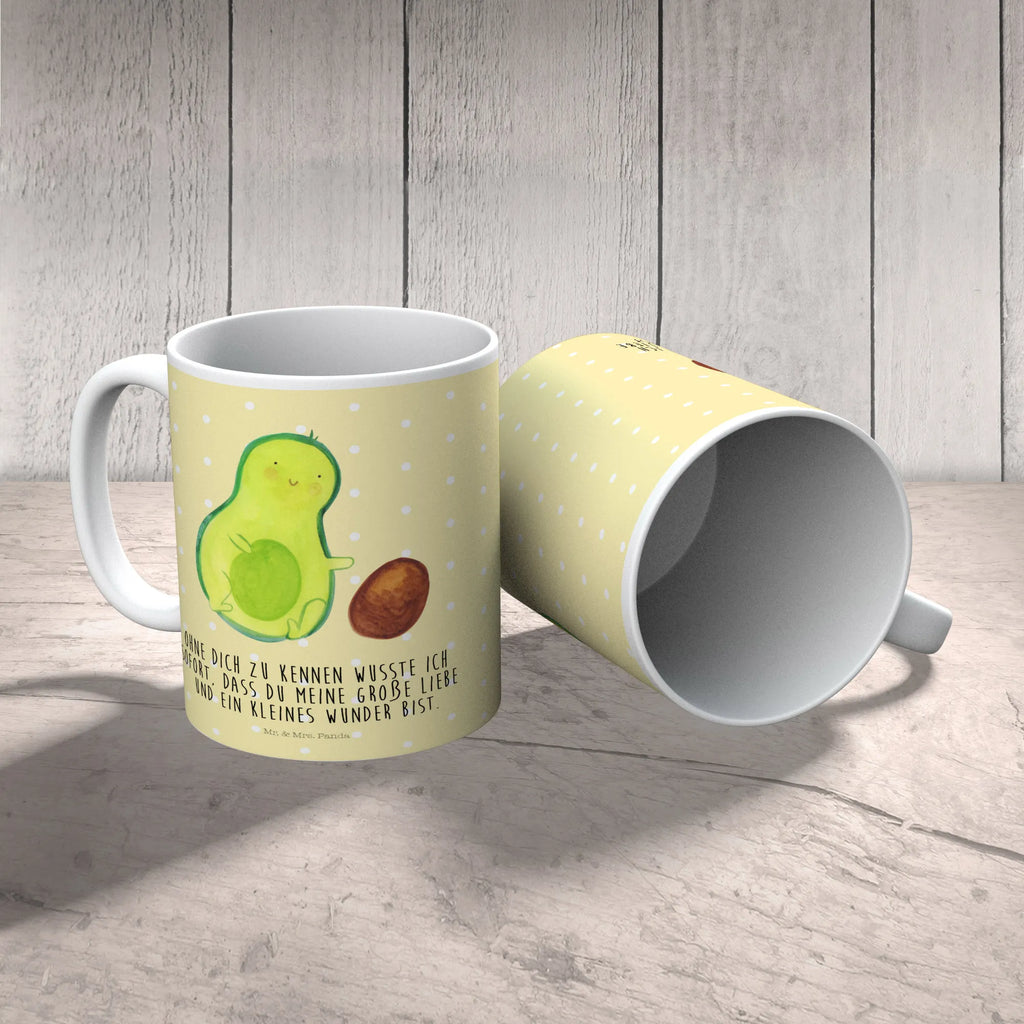 Kindertasse Avocado Kern rollt Kindertasse, Kinder Tasse, Kunststoff Tasse, Kindergarten Tasse, Trinkbecher, Camping Becher, Kaffeetasse, Kunststoffbecher, Kindergartenbecher, Outdoorgeschirr, Kunststoffgeschirr, Reisebecher, Reisetasse, Kinderbecher, Bruchfeste Tasse, Bruchsichere Tasse, Plastik Tasse, Plastiktasse, Avocado, Veggie, Vegan, Gesund, Avocados, Schwanger, Geburt, Geburtstag, Säugling, Kind, erstes Kind, zur Geburt, Schwangerschaft, Babyparty, Baby, große Liebe, Liebe, Love