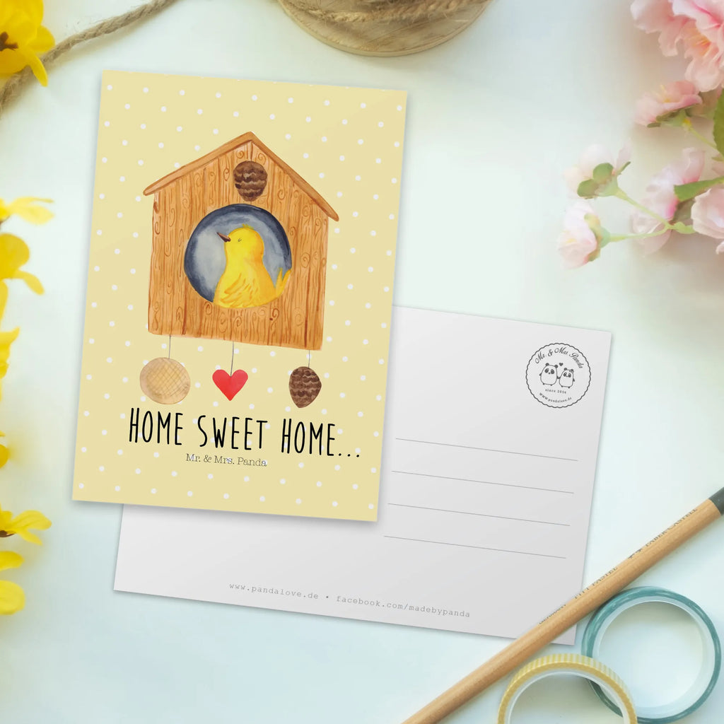 Postkarte Vogelhaus sweet Home Postkarte, Karte, Geschenkkarte, Grußkarte, Einladung, Ansichtskarte, Geburtstagskarte, Einladungskarte, Dankeskarte, Ansichtskarten, Einladung Geburtstag, Einladungskarten Geburtstag, Tiermotive, Gute Laune, lustige Sprüche, Tiere, Vogelhaus, Vogel, Home sweet Home, Einzug, Umzug, Geschenk, Einzugsgeschenk, Hausbau, Haus