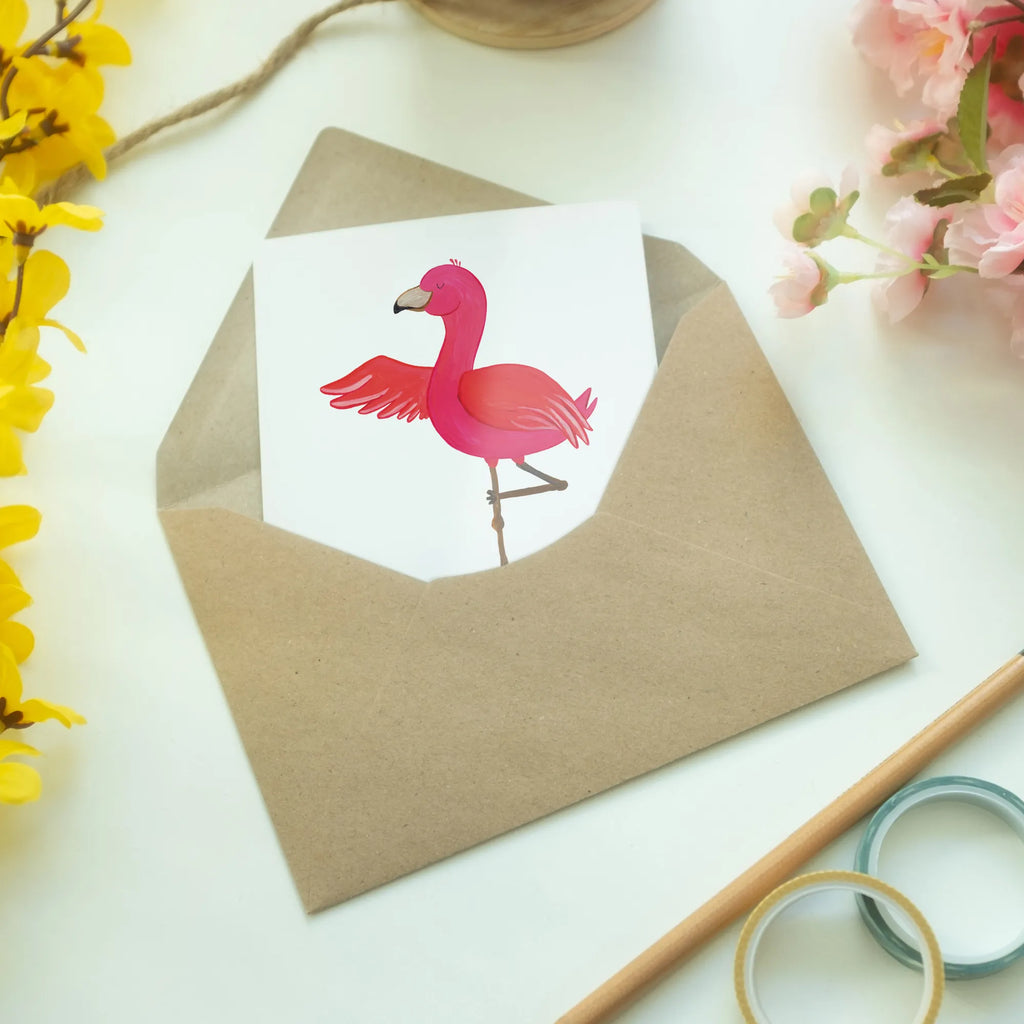 Grußkarte Flamingo Yoga Grußkarte, Klappkarte, Einladungskarte, Glückwunschkarte, Hochzeitskarte, Geburtstagskarte, Karte, Ansichtskarten, Flamingo, Vogel, Yoga, Namaste, Achtsamkeit, Yoga-Übung, Entspannung, Ärger, Aufregen, Tiefenentspannung