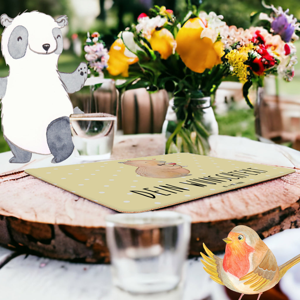 Personalisiertes Tischset Capybara Wein Personalisiertes Tischet, Personalisierter Tischuntersetzer, Personalisiertes Platzset, tischset personalisiert, personalisiertes tischset, personalisierte platzsets, platzset personalisiert, personalisierte platzdeckchen, platzdeckchen personalisiert, tischset mit namen, platzdeckchen mit namen, platzset mit namen abwaschbar, platzset mit namen, tischset abwaschbar mit namen, Tiermotive, Gute Laune, lustige Sprüche, Tiere, Capybara Weinflasche, Weinliebhaber Geschenk, Capybara Zeichnung, Adrette Tiere, Panda Handzeichnung, Weintrinkendes Nagetier, Capybara Kunstwerk, Geschenk für Weinkenner, Stilvolles Capybara, Heiterer Capybara, Liebe zum Wein Spruch, Wein Spaßbild, Handgezeichnetes Capybara