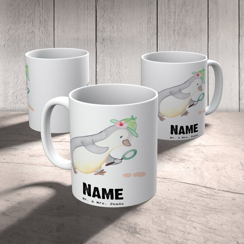 Personalisierte Tasse Detektivin mit Herz Personalisierte Tasse, Namenstasse, Wunschname, Personalisiert, Tasse, Namen, Drucken, Tasse mit Namen, Beruf, Ausbildung, Jubiläum, Abschied, Rente, Kollege, Kollegin, Geschenk, Schenken, Arbeitskollege, Mitarbeiter, Firma, Danke, Dankeschön, Detektivin, Ermittlerin, Agentin, Privatdetektei, Berufsdetektivin, Wirtschaftsdetektei, Detektivausbildung, Spurensuche