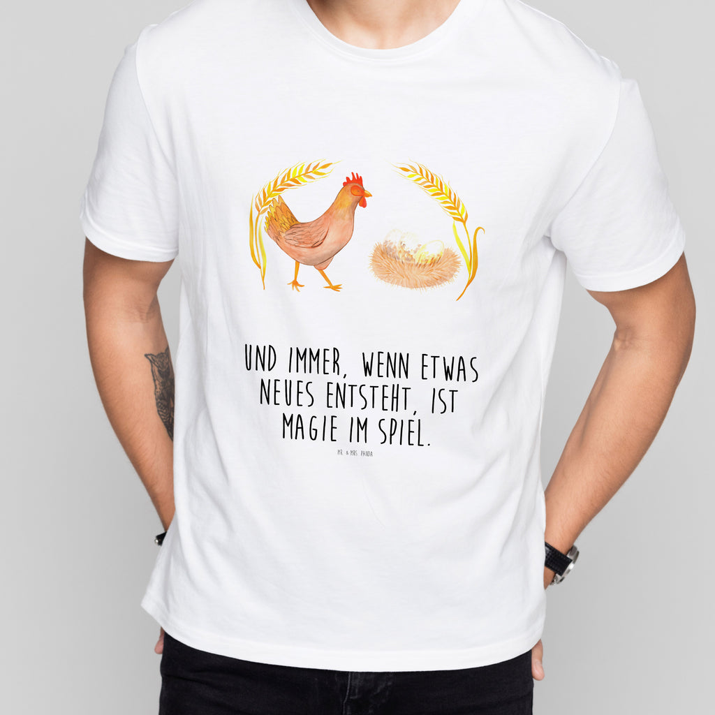 T-Shirt Standard Huhn stolz T-Shirt, Shirt, Tshirt, Lustiges T-Shirt, T-Shirt mit Spruch, Party, Junggesellenabschied, Jubiläum, Geburstag, Herrn, Damen, Männer, Frauen, Schlafshirt, Nachthemd, Sprüche, Bauernhof, Hoftiere, Landwirt, Landwirtin, Hahn, Henne, Hühner, Eier, Hof, Landleben, Motivation, Geburt, Magie, Spruch, Schwangerschaft