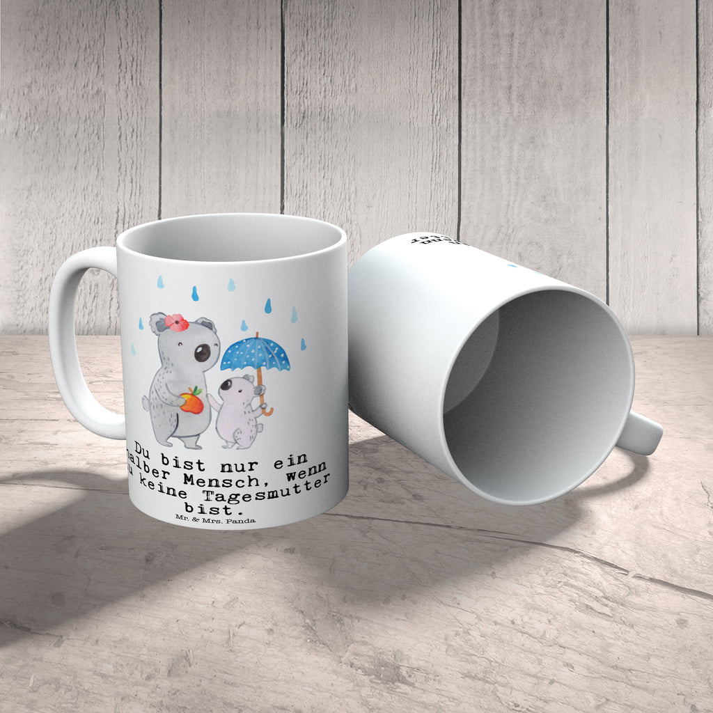 Tasse Tagesmutter mit Herz Tasse, Kaffeetasse, Teetasse, Becher, Kaffeebecher, Teebecher, Keramiktasse, Porzellantasse, Büro Tasse, Geschenk Tasse, Tasse Sprüche, Tasse Motive, Kaffeetassen, Tasse bedrucken, Designer Tasse, Cappuccino Tassen, Schöne Teetassen, Beruf, Ausbildung, Jubiläum, Abschied, Rente, Kollege, Kollegin, Geschenk, Schenken, Arbeitskollege, Mitarbeiter, Firma, Danke, Dankeschön