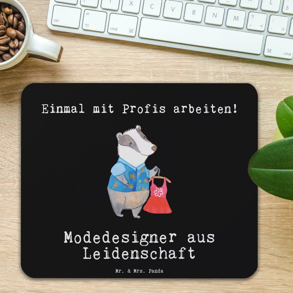 Mauspad Modedesigner aus Leidenschaft Mousepad, Computer zubehör, Büroausstattung, PC Zubehör, Arbeitszimmer, Mauspad, Einzigartiges Mauspad, Designer Mauspad, Mausunterlage, Mauspad Büro, Beruf, Ausbildung, Jubiläum, Abschied, Rente, Kollege, Kollegin, Geschenk, Schenken, Arbeitskollege, Mitarbeiter, Firma, Danke, Dankeschön, Modedesigner, Fashion Designer, Modeschöpfer