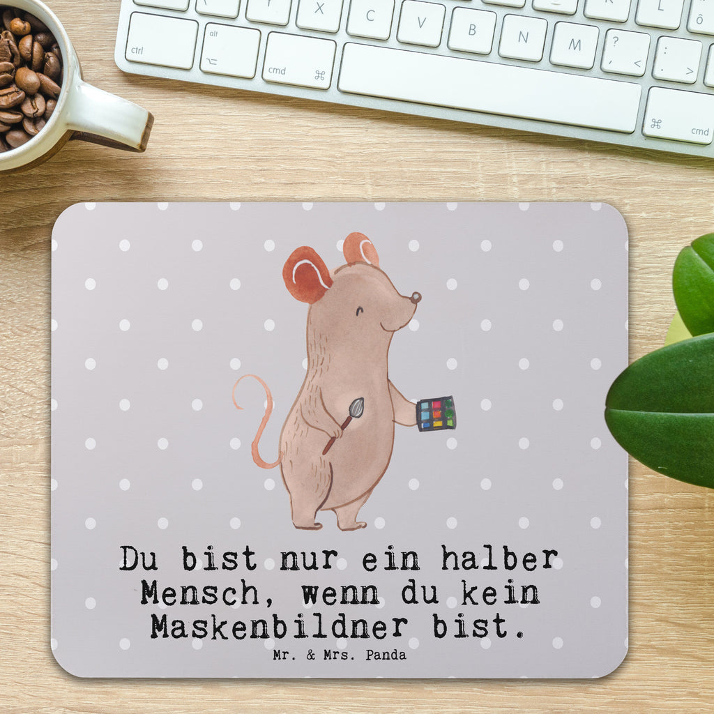 Mauspad Maskenbildner mit Herz Mousepad, Computer zubehör, Büroausstattung, PC Zubehör, Arbeitszimmer, Mauspad, Einzigartiges Mauspad, Designer Mauspad, Mausunterlage, Mauspad Büro, Beruf, Ausbildung, Jubiläum, Abschied, Rente, Kollege, Kollegin, Geschenk, Schenken, Arbeitskollege, Mitarbeiter, Firma, Danke, Dankeschön, Kosmetiker, Make Up Artist, Maskenbildner, Visagist, Beauty Salon, Kosmetikstudio, Eröffnung