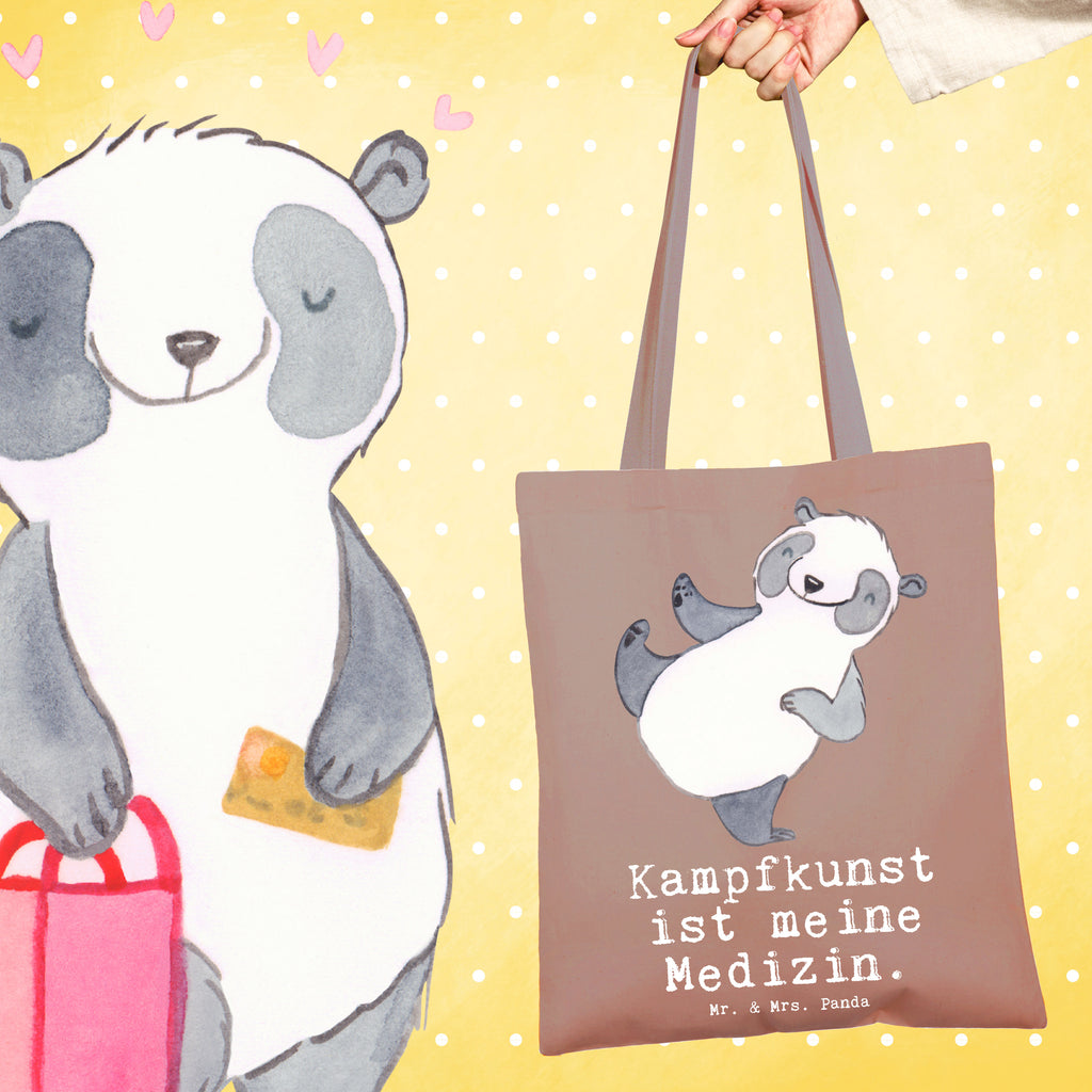 Tragetasche Panda Kampfkunst Medizin Beuteltasche, Beutel, Einkaufstasche, Jutebeutel, Stoffbeutel, Tasche, Shopper, Umhängetasche, Strandtasche, Schultertasche, Stofftasche, Tragetasche, Badetasche, Jutetasche, Einkaufstüte, Laptoptasche, Geschenk, Sport, Sportart, Hobby, Schenken, Danke, Dankeschön, Auszeichnung, Gewinn, Sportler, Kampfkunst, Kampfsportarten, Selbstverteidigung