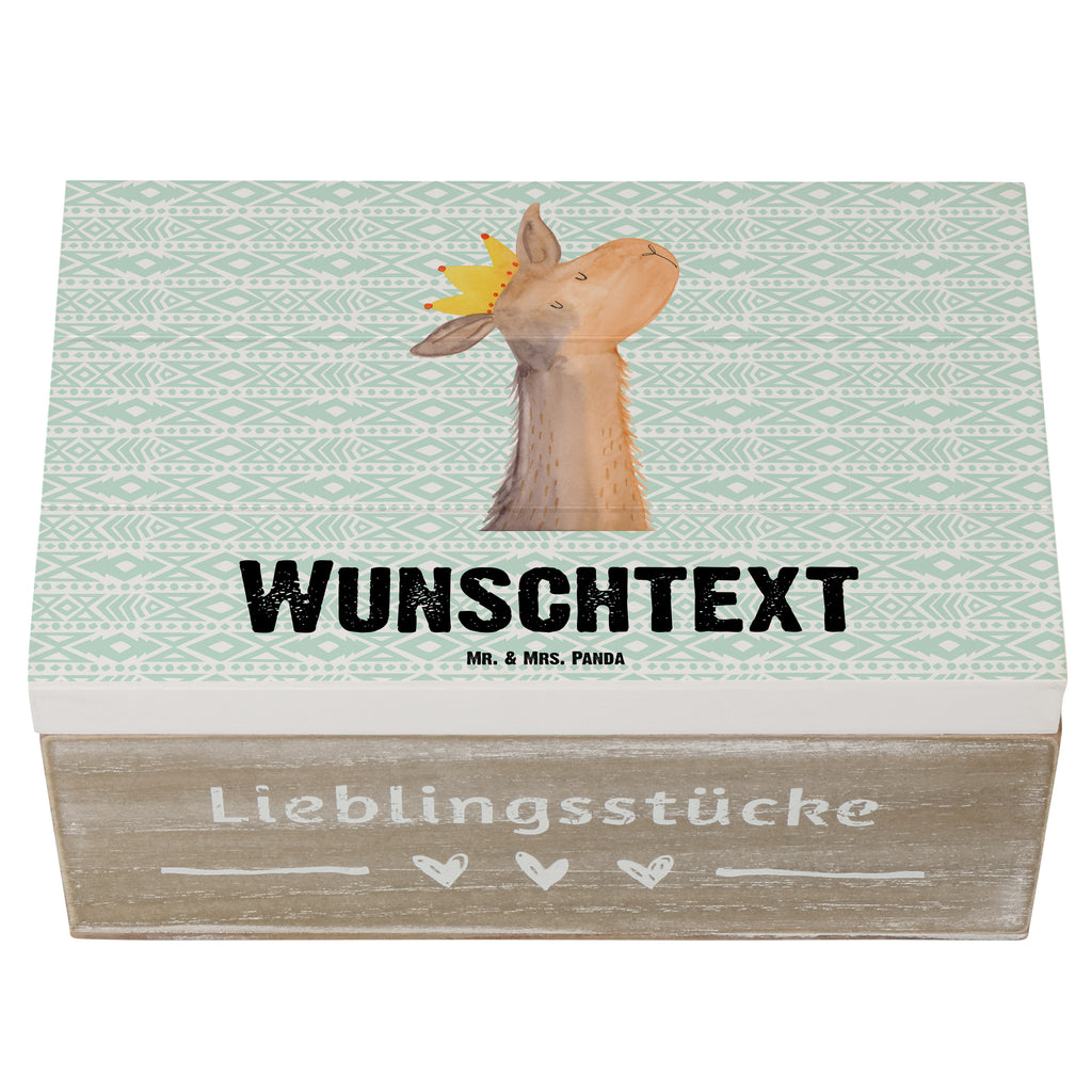 Personalisierte Holzkiste Lamakopf König Holzkiste mit Namen, Kiste mit Namen, Schatzkiste mit Namen, Truhe mit Namen, Schatulle mit Namen, Erinnerungsbox mit Namen, Erinnerungskiste, mit Namen, Dekokiste mit Namen, Aufbewahrungsbox mit Namen, Holzkiste Personalisiert, Kiste Personalisiert, Schatzkiste Personalisiert, Truhe Personalisiert, Schatulle Personalisiert, Erinnerungsbox Personalisiert, Erinnerungskiste Personalisiert, Dekokiste Personalisiert, Aufbewahrungsbox Personalisiert, Geschenkbox personalisiert, GEschenkdose personalisiert, Lama, Alpaka, Lamas, König, Königin, Freundin, Mama, Papa, Büro Kollege, Kollegin, Chef, Vorgesetzter, Abi, Abitur