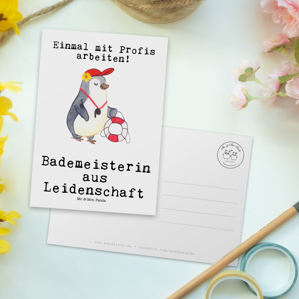 Postkarte Bademeisterin aus Leidenschaft Postkarte, Karte, Geschenkkarte, Grußkarte, Einladung, Ansichtskarte, Geburtstagskarte, Einladungskarte, Dankeskarte, Ansichtskarten, Einladung Geburtstag, Einladungskarten Geburtstag, Beruf, Ausbildung, Jubiläum, Abschied, Rente, Kollege, Kollegin, Geschenk, Schenken, Arbeitskollege, Mitarbeiter, Firma, Danke, Dankeschön, Bademeisterin, Rettungsschwimmerin, Schwimmmeisterin, Schwimmbad, Freibad, Badeanstalt, Schwimmverein, Schwimmschule