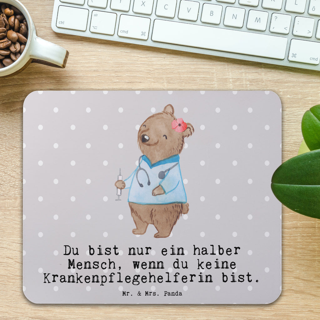 Mauspad Krankenpflegehelferin mit Herz Mousepad, Computer zubehör, Büroausstattung, PC Zubehör, Arbeitszimmer, Mauspad, Einzigartiges Mauspad, Designer Mauspad, Mausunterlage, Mauspad Büro, Beruf, Ausbildung, Jubiläum, Abschied, Rente, Kollege, Kollegin, Geschenk, Schenken, Arbeitskollege, Mitarbeiter, Firma, Danke, Dankeschön, Krankenpflegehelferin, Pflegehelferin, Pflegekraft