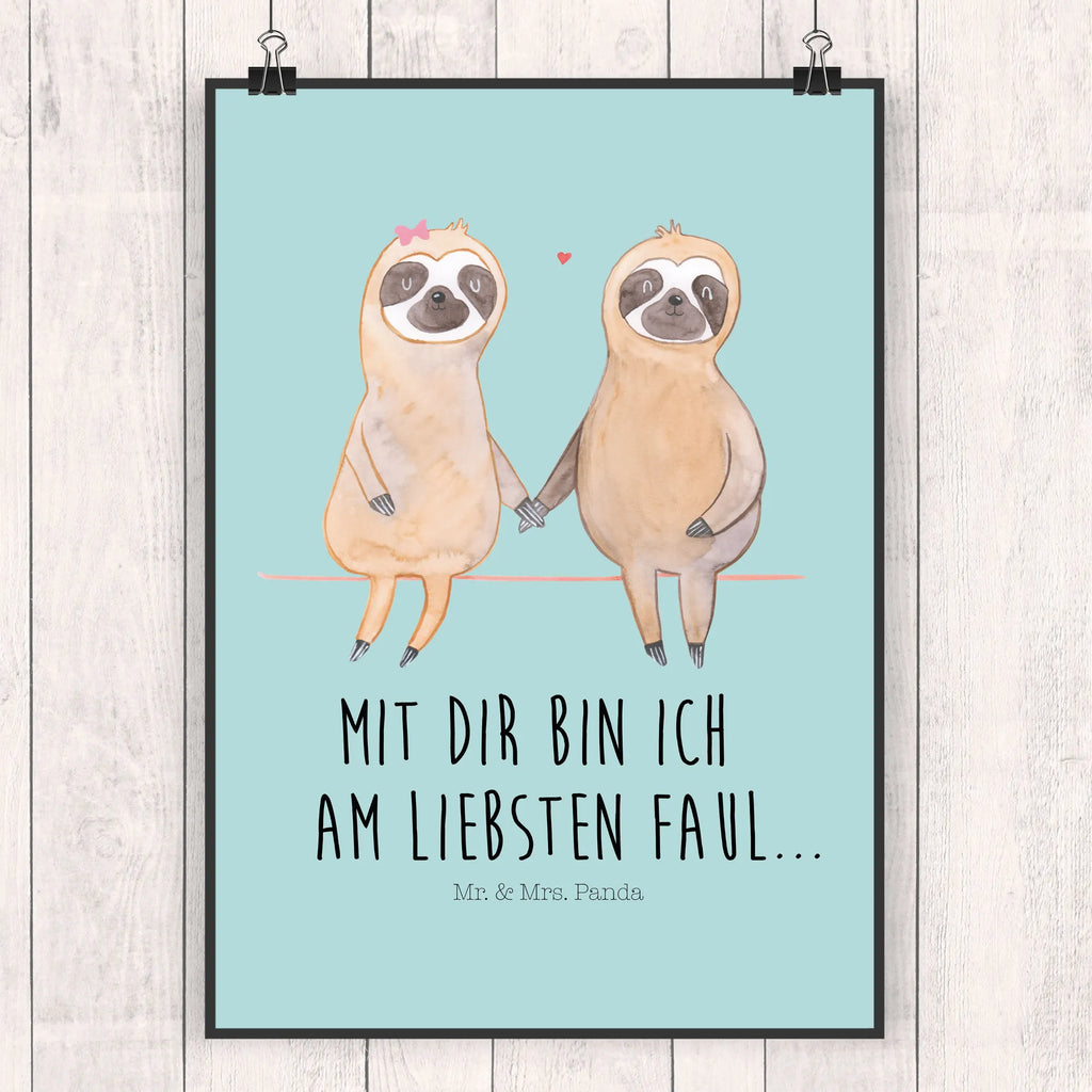 Poster Faultier Pärchen Poster, Wandposter, Bild, Wanddeko, Küchenposter, Kinderposter, Wanddeko Bild, Raumdekoration, Wanddekoration, Handgemaltes Poster, Mr. & Mrs. Panda Poster, Designposter, Kunstdruck, Posterdruck, Faultier, Faultier Geschenk, Faultier Deko, Faultiere, faul, Lieblingstier, Liebe, Liebespaar, Faultierliebe, Faultierpärchen, verliebt, verlobt, gemeinsam, relaxen, Pärchen, Beziehung, Langsamkeit