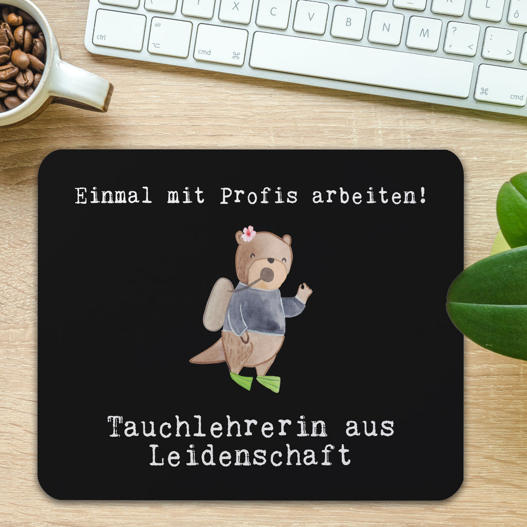 Mauspad Tauchlehrerin aus Leidenschaft Mousepad, Computer zubehör, Büroausstattung, PC Zubehör, Arbeitszimmer, Mauspad, Einzigartiges Mauspad, Designer Mauspad, Mausunterlage, Mauspad Büro, Beruf, Ausbildung, Jubiläum, Abschied, Rente, Kollege, Kollegin, Geschenk, Schenken, Arbeitskollege, Mitarbeiter, Firma, Danke, Dankeschön