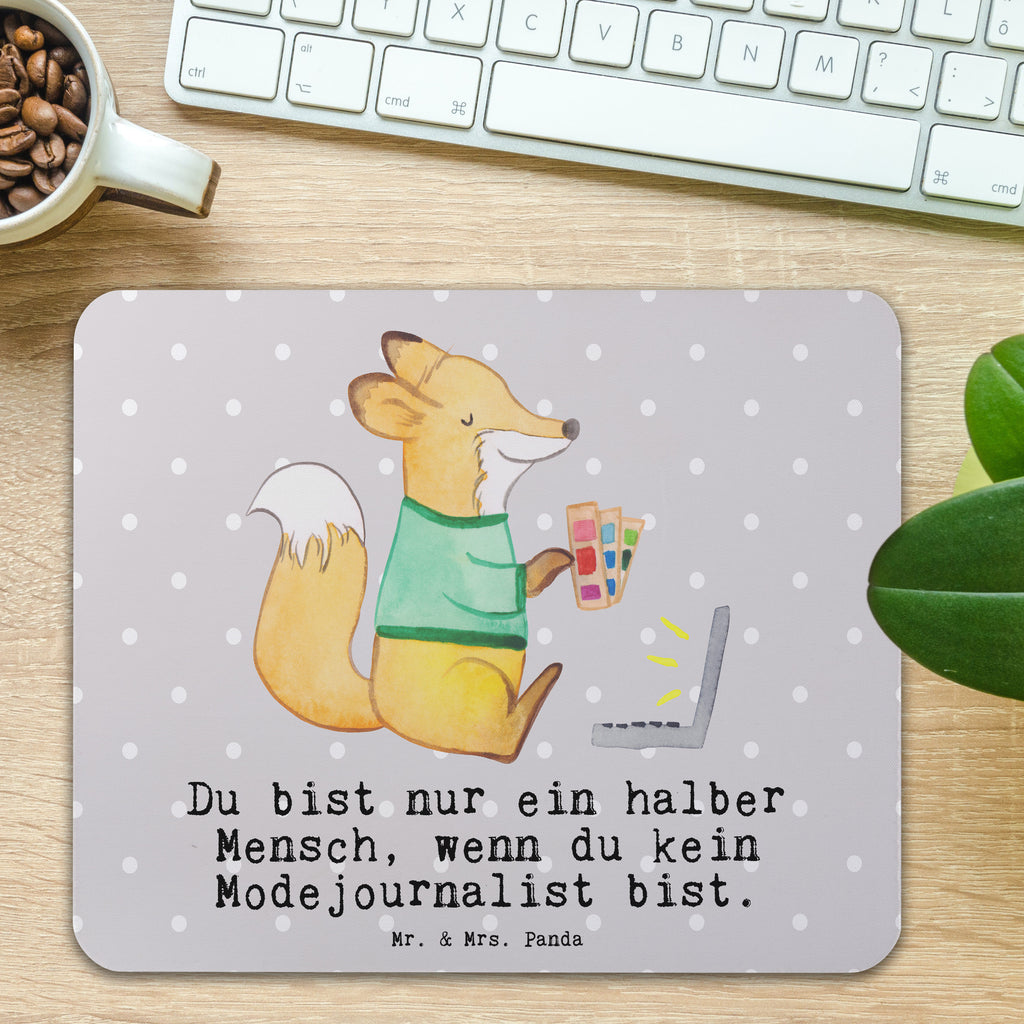 Mauspad Modejournalist mit Herz Mousepad, Computer zubehör, Büroausstattung, PC Zubehör, Arbeitszimmer, Mauspad, Einzigartiges Mauspad, Designer Mauspad, Mausunterlage, Mauspad Büro, Beruf, Ausbildung, Jubiläum, Abschied, Rente, Kollege, Kollegin, Geschenk, Schenken, Arbeitskollege, Mitarbeiter, Firma, Danke, Dankeschön, Modejournalist, Journalist, Reporter, Redakteur, Pressebüro, Studium