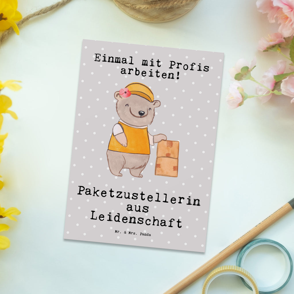 Postkarte Paketzustellerin aus Leidenschaft Postkarte, Karte, Geschenkkarte, Grußkarte, Einladung, Ansichtskarte, Geburtstagskarte, Einladungskarte, Dankeskarte, Ansichtskarten, Einladung Geburtstag, Einladungskarten Geburtstag, Beruf, Ausbildung, Jubiläum, Abschied, Rente, Kollege, Kollegin, Geschenk, Schenken, Arbeitskollege, Mitarbeiter, Firma, Danke, Dankeschön, Paketzustellerin, Paketbotin, Zustellservice Pakete