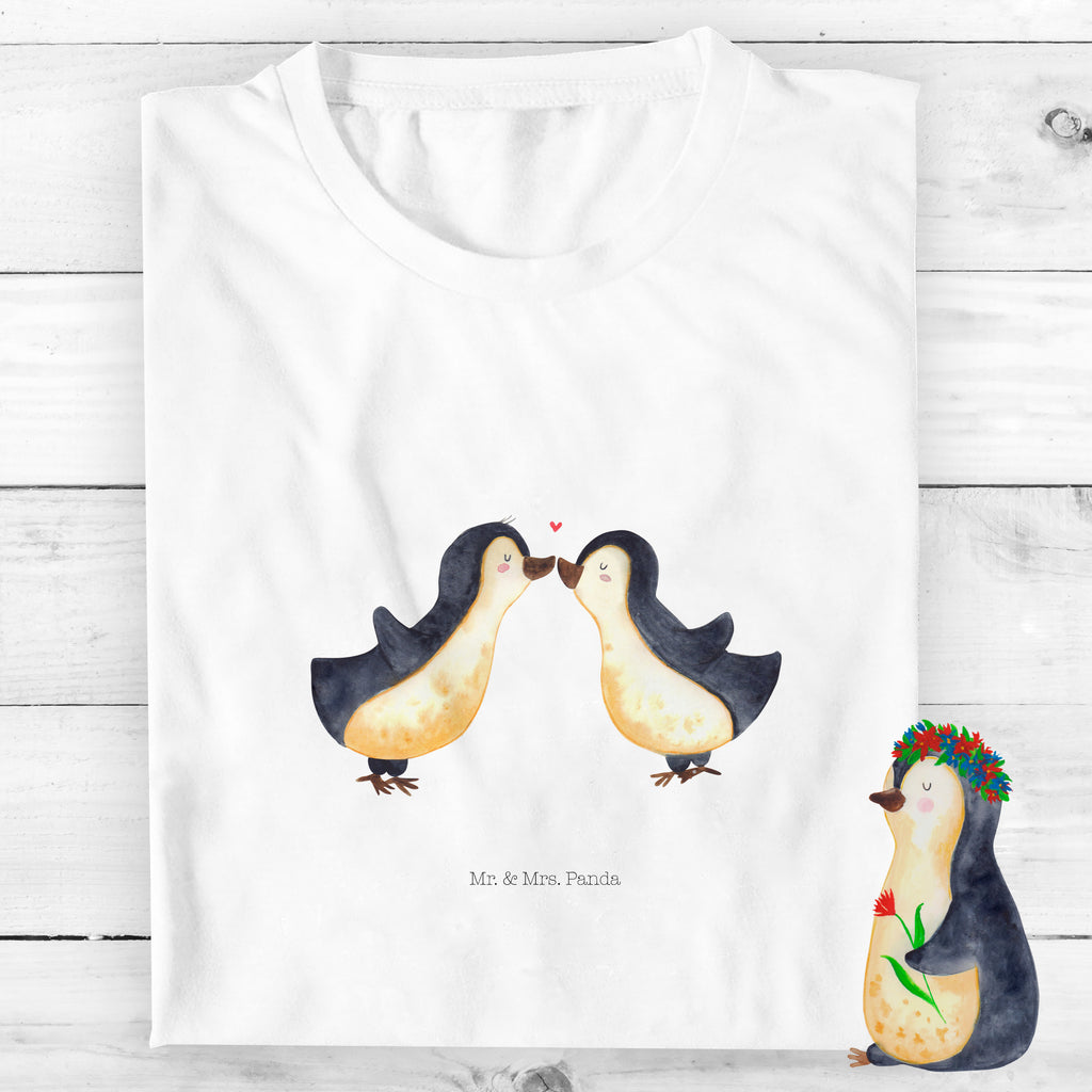 Organic Kinder T-Shirt Pinguin Liebe Kinder T-Shirt, Kinder T-Shirt Mädchen, Kinder T-Shirt Jungen, Liebe, Partner, Freund, Freundin, Ehemann, Ehefrau, Heiraten, Verlobung, Heiratsantrag, Liebesgeschenk, Jahrestag, Hocheitstag, Pinguin, Pinguine, Pinguin Paar, Pinguinpaar, Pinguin Liebe, Paar, Pärchen. Liebespaar, Liebesbeweis, Liebesspruch, Hochzeitstag, Geschenk Freund, Geschenk Freundin, Verlobte, Verlobter, Love, Geschenk Hochzeitstag, Geschenkidee, Hochzeit, Gastgeschenk