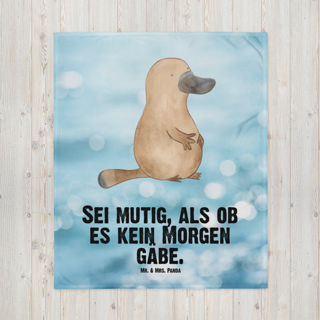 Babydecke Schnabeltier Mut Babydecke, Babygeschenk, Geschenk Geburt, Babyecke Kuscheldecke, Krabbeldecke, Meerestiere, Meer, Urlaub, Schnabeltier, Mut, mutig, Lebensweisheit, Schnabeltiere, Motivation, Training, Büro, Arbeit, Neuanfang, Neustart, Weltreise, Raodtrip