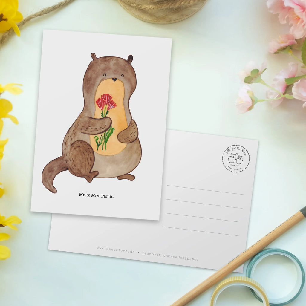 Postkarte Otter Blumenstrauß Postkarte, Karte, Geschenkkarte, Grußkarte, Einladung, Ansichtskarte, Geburtstagskarte, Einladungskarte, Dankeskarte, Ansichtskarten, Einladung Geburtstag, Einladungskarten Geburtstag, Otter, Fischotter, Seeotter, Otter Seeotter See Otter