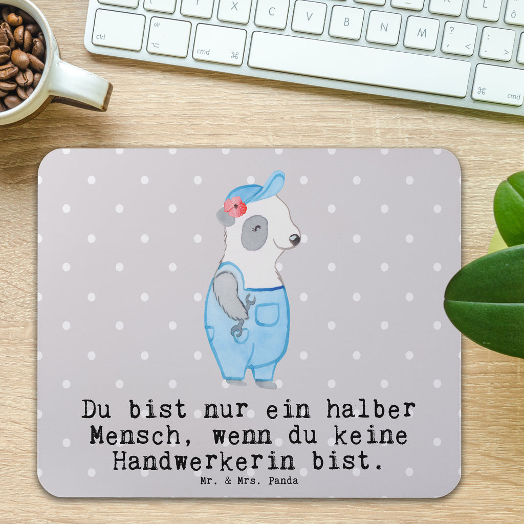 Mauspad Handwerkerin mit Herz Mousepad, Computer zubehör, Büroausstattung, PC Zubehör, Arbeitszimmer, Mauspad, Einzigartiges Mauspad, Designer Mauspad, Mausunterlage, Mauspad Büro, Beruf, Ausbildung, Jubiläum, Abschied, Rente, Kollege, Kollegin, Geschenk, Schenken, Arbeitskollege, Mitarbeiter, Firma, Danke, Dankeschön, Handwerkerin, Gesellenprüfung, Handwerksbetrieb, Werkstatt