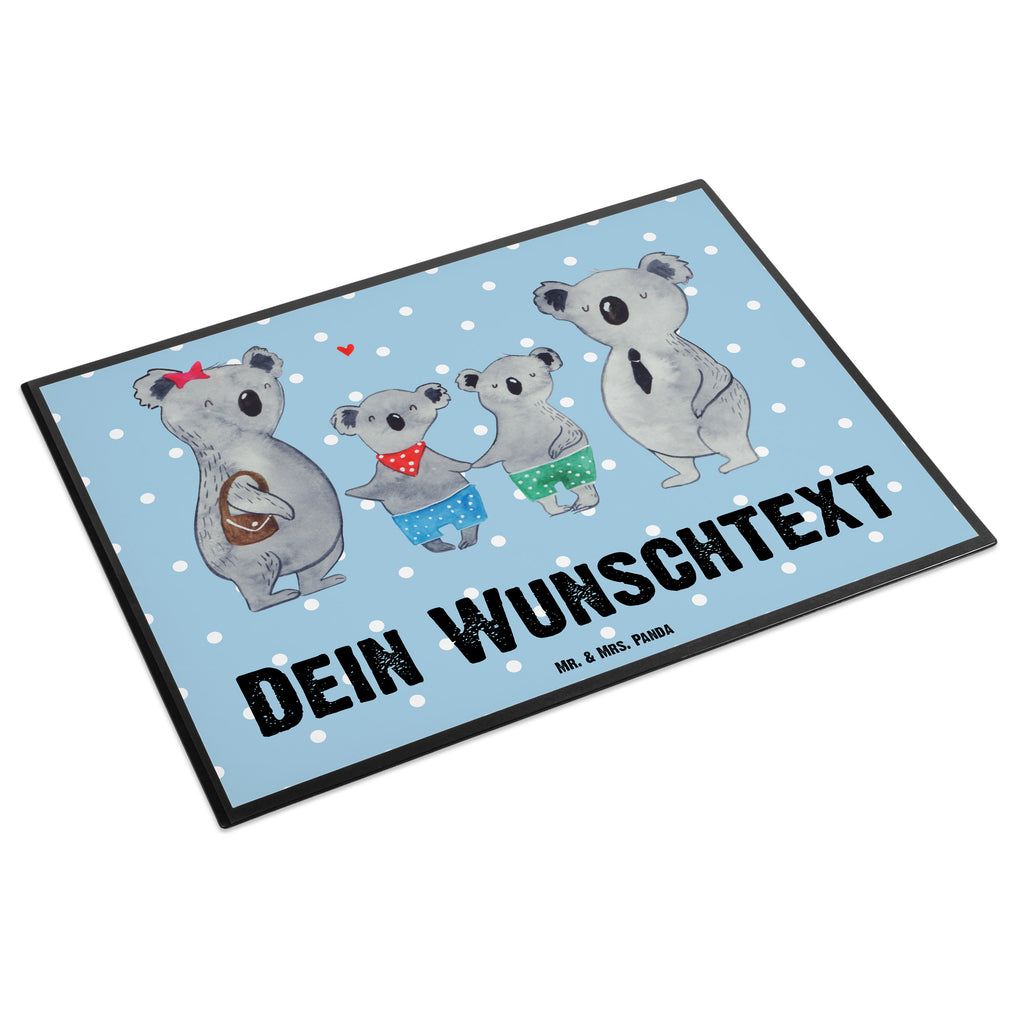 Personalisierte Schreibtischunterlage Koala Familie zwei Personalisierte Schreibunterlage, Personalisierte Schreibtischauflage, Personalisierte Schreibtisch Unterlagen, Schreibunterlage mit Namen, Schreibtischauflage mit Namen, Schreibtisch Unterlagen mit Namen, Selbst gestalten, Namensaufdruck, Namenspersonalisierung, Familie, Vatertag, Muttertag, Bruder, Schwester, Mama, Papa, Oma, Opa, Koala, Koalabär, beste Familie, Familienzeit, Familienleben, Koalafamilie, Lieblingsfamilie