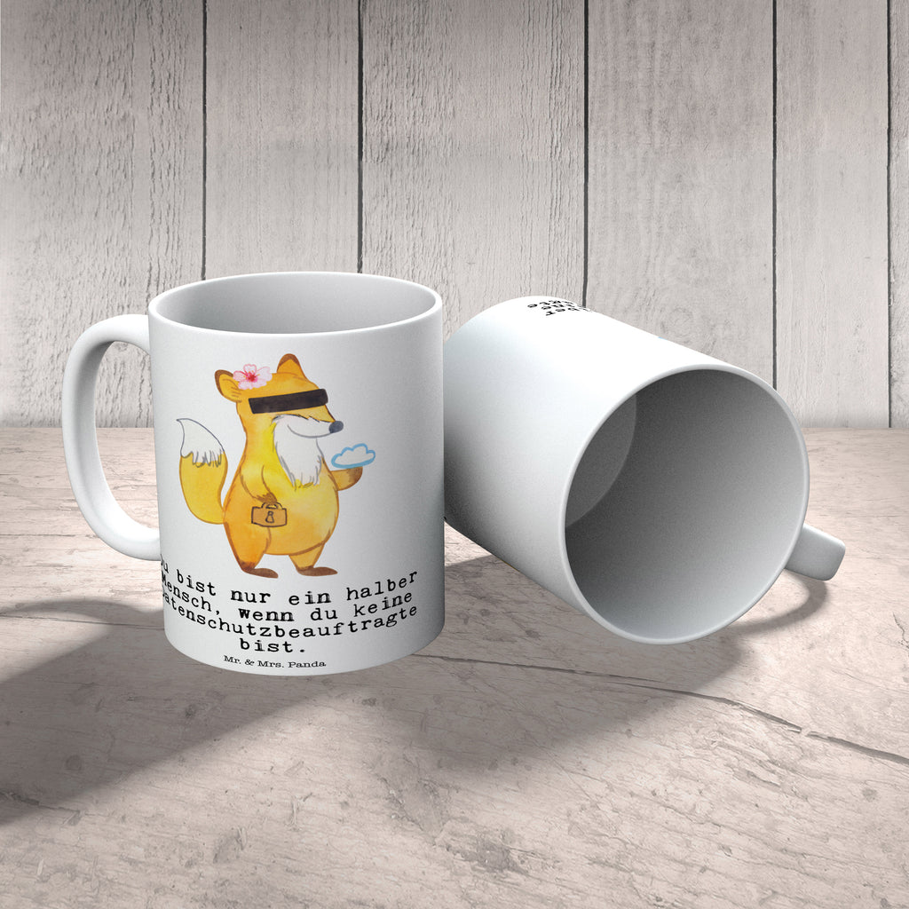 Tasse Datenschutzbeauftragte mit Herz Tasse, Kaffeetasse, Teetasse, Becher, Kaffeebecher, Teebecher, Keramiktasse, Porzellantasse, Büro Tasse, Geschenk Tasse, Tasse Sprüche, Tasse Motive, Kaffeetassen, Tasse bedrucken, Designer Tasse, Cappuccino Tassen, Schöne Teetassen, Beruf, Ausbildung, Jubiläum, Abschied, Rente, Kollege, Kollegin, Geschenk, Schenken, Arbeitskollege, Mitarbeiter, Firma, Danke, Dankeschön, Datenschutzbeauftragte, Datenschutz, Datenschützerin, Anonymität