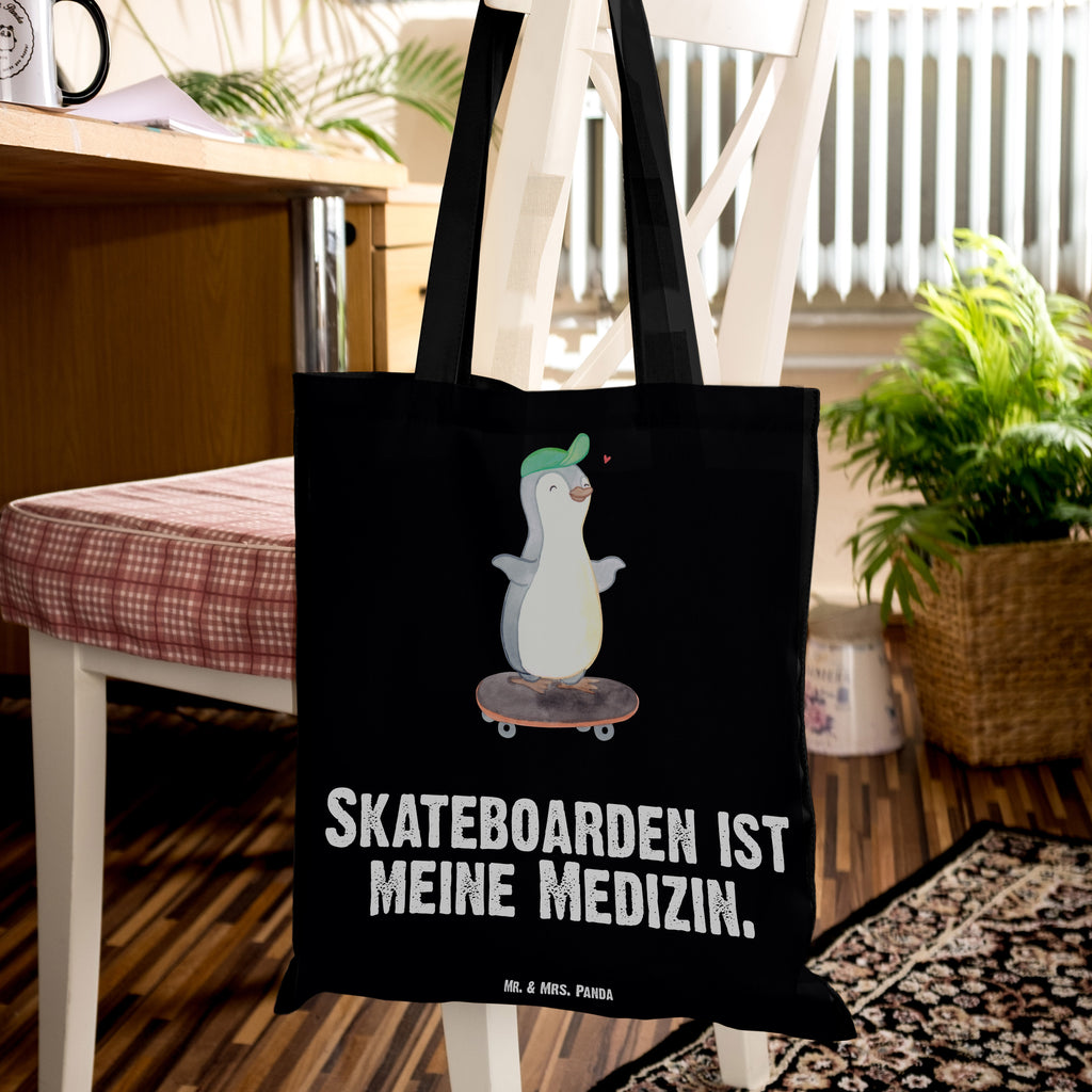 Tragetasche Pinguin Skateboarden Medizin Beuteltasche, Beutel, Einkaufstasche, Jutebeutel, Stoffbeutel, Tasche, Shopper, Umhängetasche, Strandtasche, Schultertasche, Stofftasche, Tragetasche, Badetasche, Jutetasche, Einkaufstüte, Laptoptasche, Geschenk, Sport, Sportart, Hobby, Schenken, Danke, Dankeschön, Auszeichnung, Gewinn, Sportler, Skateboarden, Skateboard fahren, Skaten, Skateboard, Skateplatz