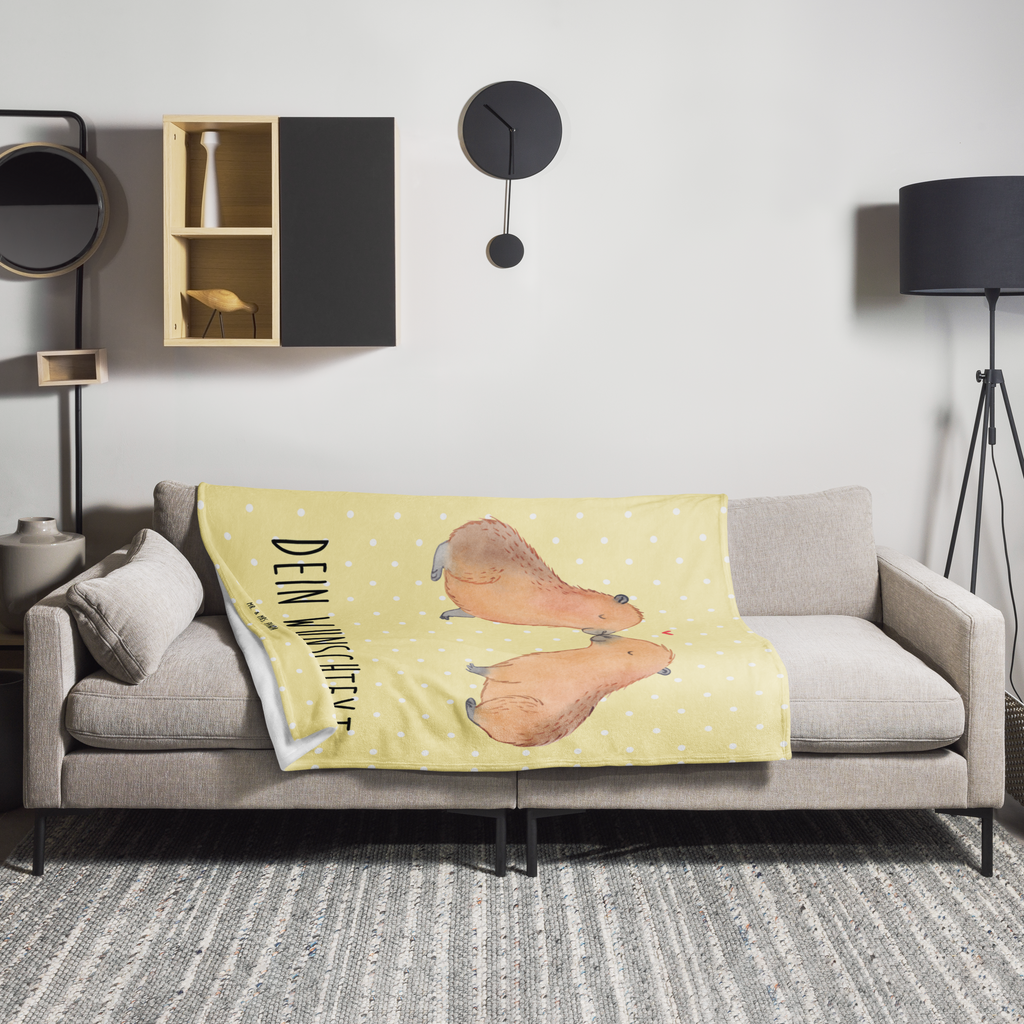 Personalisierte Decke Capybara Liebe Personalisierte Decke, Decke mit Namen, Kuscheldecke mit Namen, Decke bedrucken, Kuscheldecke bedrucken, Tiermotive, Gute Laune, lustige Sprüche, Tiere, Capybara, Liebe, verliebt, Paar, Jahrestag, Kuschel Capybaras, Tierliebe, Romantisches Geschenk, Handgezeichnet, Verschmolzen, Geschenkidee, Beziehung, Partnertiere, Ich bin deins, Du bist meins, Liebesspruch, Herzlich, Valentinstag, Ehejubiläum, Liebesbeweis