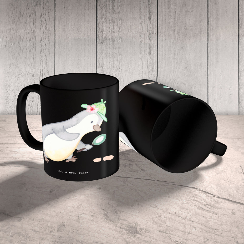 Tasse Detektivin mit Herz Tasse, Kaffeetasse, Teetasse, Becher, Kaffeebecher, Teebecher, Keramiktasse, Porzellantasse, Büro Tasse, Geschenk Tasse, Tasse Sprüche, Tasse Motive, Kaffeetassen, Tasse bedrucken, Designer Tasse, Cappuccino Tassen, Schöne Teetassen, Beruf, Ausbildung, Jubiläum, Abschied, Rente, Kollege, Kollegin, Geschenk, Schenken, Arbeitskollege, Mitarbeiter, Firma, Danke, Dankeschön, Detektivin, Ermittlerin, Agentin, Privatdetektei, Berufsdetektivin, Wirtschaftsdetektei, Detektivausbildung, Spurensuche