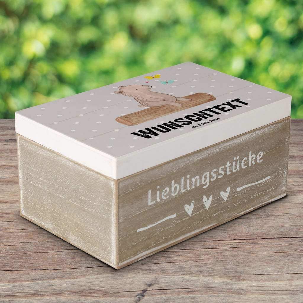 Personalisierte Holzkiste Bär Naturliebhaber Holzkiste mit Namen, Kiste mit Namen, Schatzkiste mit Namen, Truhe mit Namen, Schatulle mit Namen, Erinnerungsbox mit Namen, Erinnerungskiste, mit Namen, Dekokiste mit Namen, Aufbewahrungsbox mit Namen, Holzkiste Personalisiert, Kiste Personalisiert, Schatzkiste Personalisiert, Truhe Personalisiert, Schatulle Personalisiert, Erinnerungsbox Personalisiert, Erinnerungskiste Personalisiert, Dekokiste Personalisiert, Aufbewahrungsbox Personalisiert, Geschenkbox personalisiert, GEschenkdose personalisiert, Geschenk, Sport, Sportart, Hobby, Schenken, Danke, Dankeschön, Auszeichnung, Gewinn, Sportler, Naturliebhaber, Outdoor, Wandern, Nature Lover