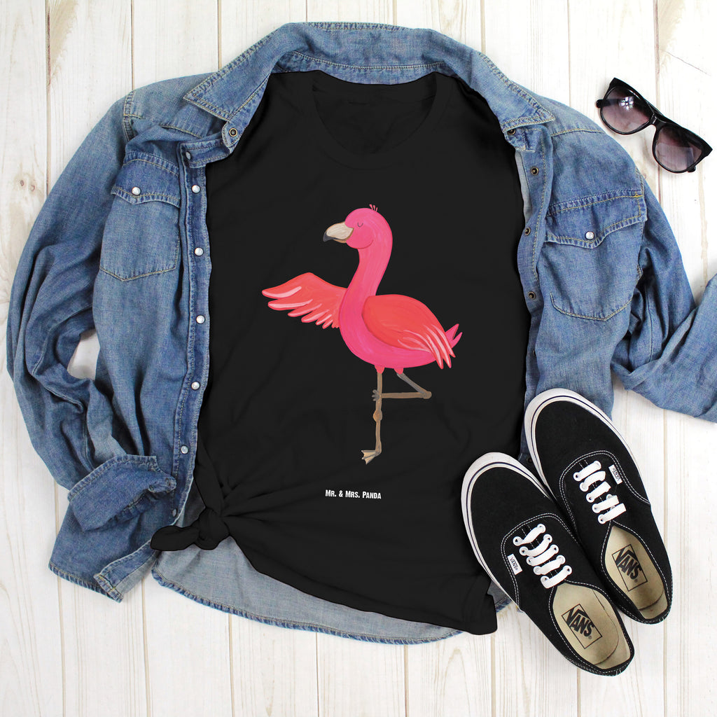 T-Shirt Standard Flamingo Yoga T-Shirt, Shirt, Tshirt, Lustiges T-Shirt, T-Shirt mit Spruch, Party, Junggesellenabschied, Jubiläum, Geburstag, Herrn, Damen, Männer, Frauen, Schlafshirt, Nachthemd, Sprüche, Flamingo, Vogel, Yoga, Namaste, Achtsamkeit, Yoga-Übung, Entspannung, Ärger, Aufregen, Tiefenentspannung