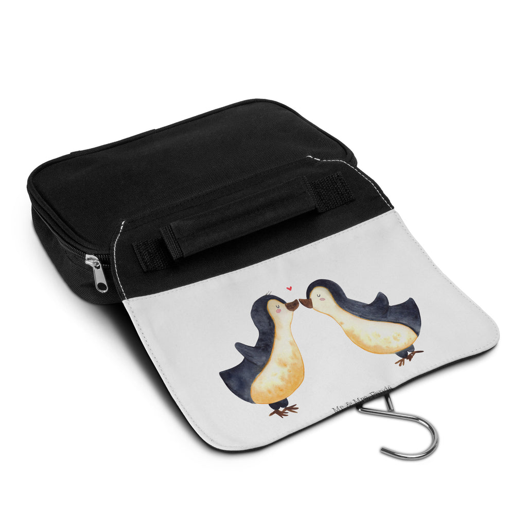 Kulturbeutel Pinguin Liebe Kulturbeutel, Zum Aufhängen, Waschtasche, Kosmetiktasche, Damen, Herren, Aufbewahrungstasche, Schminktasche, Kosmetikbeutel, Organizer, Kulturtasche, Schminkutensil, Liebe, Partner, Freund, Freundin, Ehemann, Ehefrau, Heiraten, Verlobung, Heiratsantrag, Liebesgeschenk, Jahrestag, Hocheitstag, Pinguin, Pinguine, Pinguin Paar, Pinguinpaar, Pinguin Liebe, Paar, Pärchen. Liebespaar, Liebesbeweis, Liebesspruch, Hochzeitstag, Geschenk Freund, Geschenk Freundin, Verlobte, Verlobter, Love, Geschenk Hochzeitstag, Geschenkidee, Hochzeit, Gastgeschenk