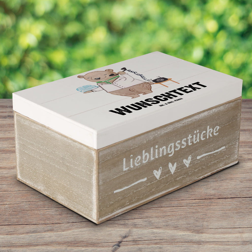 Personalisierte Holzkiste Hotelfachfrau Herz Holzkiste mit Namen, Kiste mit Namen, Schatzkiste mit Namen, Truhe mit Namen, Schatulle mit Namen, Erinnerungsbox mit Namen, Erinnerungskiste, mit Namen, Dekokiste mit Namen, Aufbewahrungsbox mit Namen, Holzkiste Personalisiert, Kiste Personalisiert, Schatzkiste Personalisiert, Truhe Personalisiert, Schatulle Personalisiert, Erinnerungsbox Personalisiert, Erinnerungskiste Personalisiert, Dekokiste Personalisiert, Aufbewahrungsbox Personalisiert, Geschenkbox personalisiert, GEschenkdose personalisiert, Beruf, Ausbildung, Jubiläum, Abschied, Rente, Kollege, Kollegin, Geschenk, Schenken, Arbeitskollege, Mitarbeiter, Firma, Danke, Dankeschön, Hotelfachfrau, Hotelkauffrau, Hotelfachangestellte, Hotelier, Hoteleröffnung