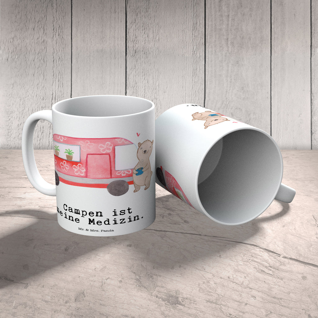 Tasse Bär Camper Tasse, Kaffeetasse, Teetasse, Becher, Kaffeebecher, Teebecher, Keramiktasse, Porzellantasse, Büro Tasse, Geschenk Tasse, Tasse Sprüche, Tasse Motive, Kaffeetassen, Tasse bedrucken, Designer Tasse, Cappuccino Tassen, Schöne Teetassen, Geschenk, Sport, Sportart, Hobby, Schenken, Danke, Dankeschön, Auszeichnung, Gewinn, Sportler, Camper, Campen, Zelten, Campingplatz, Wohnmobil, Roadtrip, Urlaub