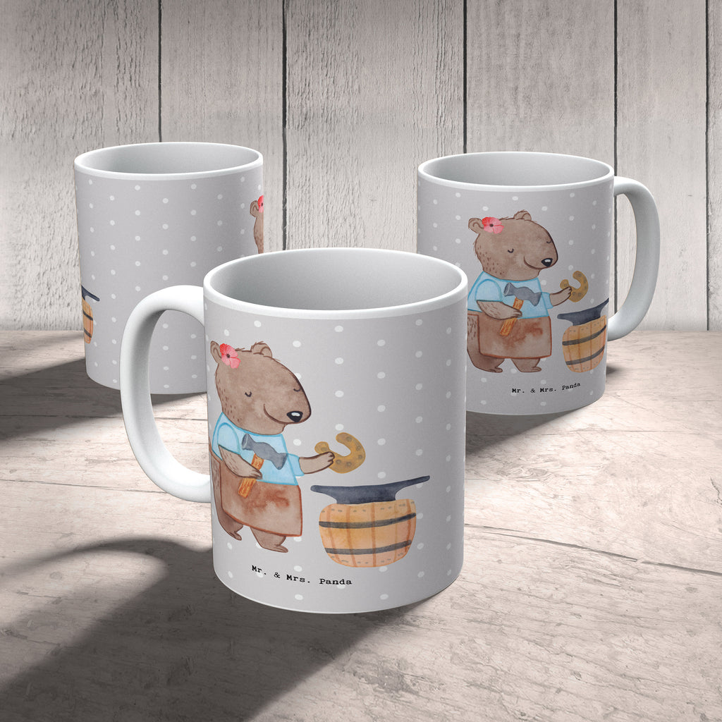 Tasse Schmiedin mit Herz Tasse, Kaffeetasse, Teetasse, Becher, Kaffeebecher, Teebecher, Keramiktasse, Porzellantasse, Büro Tasse, Geschenk Tasse, Tasse Sprüche, Tasse Motive, Kaffeetassen, Tasse bedrucken, Designer Tasse, Cappuccino Tassen, Schöne Teetassen, Beruf, Ausbildung, Jubiläum, Abschied, Rente, Kollege, Kollegin, Geschenk, Schenken, Arbeitskollege, Mitarbeiter, Firma, Danke, Dankeschön