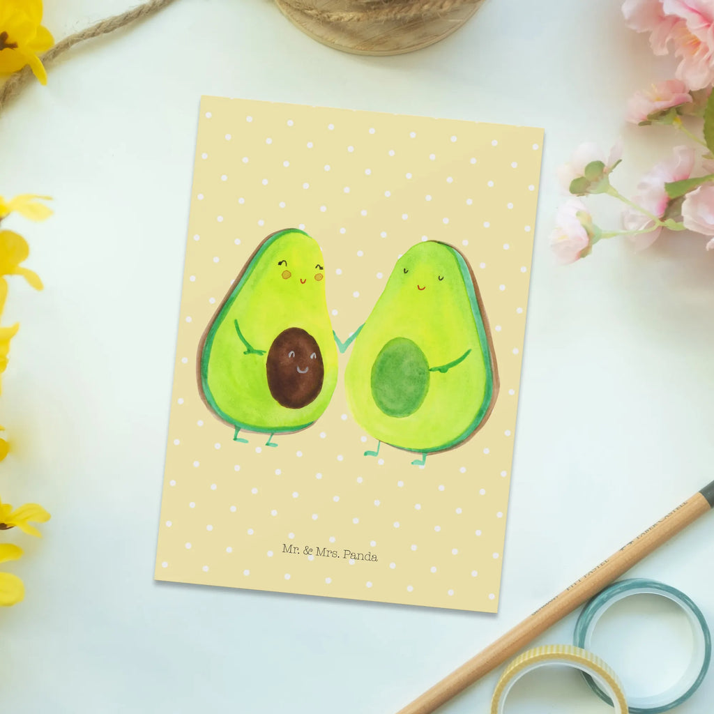 Postkarte Avocado Pärchen Postkarte, Karte, Geschenkkarte, Grußkarte, Einladung, Ansichtskarte, Geburtstagskarte, Einladungskarte, Dankeskarte, Ansichtskarten, Einladung Geburtstag, Einladungskarten Geburtstag, Avocado, Veggie, Vegan, Gesund, Avocuddle, Liebe, Schwangerschaft, Familie, Babyshower, Babyparty, Hochzeit, Kinder, Avocados, Geburt