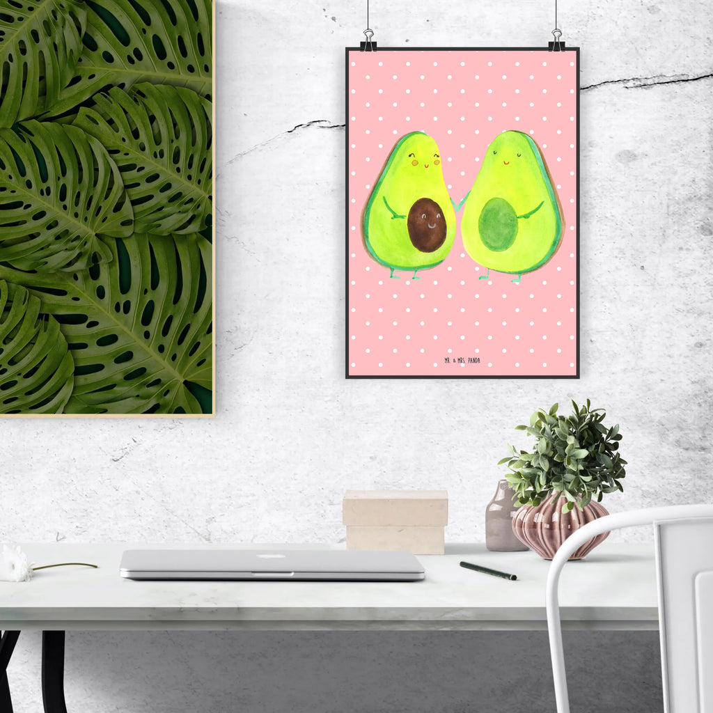 Poster Avocado Pärchen Poster, Wandposter, Bild, Wanddeko, Küchenposter, Kinderposter, Wanddeko Bild, Raumdekoration, Wanddekoration, Handgemaltes Poster, Mr. & Mrs. Panda Poster, Designposter, Kunstdruck, Posterdruck, Avocado, Veggie, Vegan, Gesund, Avocuddle, Liebe, Schwangerschaft, Familie, Babyshower, Babyparty, Hochzeit, Kinder, Avocados, Geburt