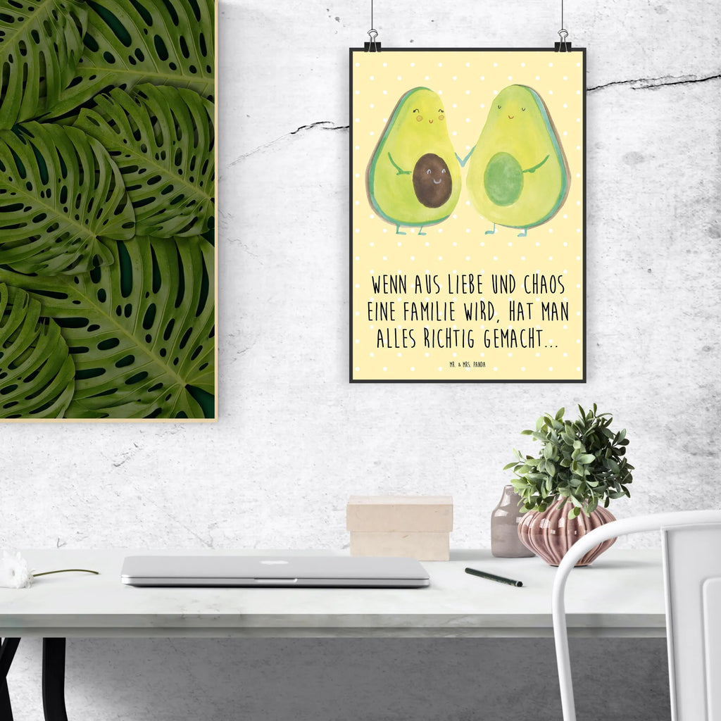 Poster Avocado Pärchen Poster, Wandposter, Bild, Wanddeko, Küchenposter, Kinderposter, Wanddeko Bild, Raumdekoration, Wanddekoration, Handgemaltes Poster, Mr. & Mrs. Panda Poster, Designposter, Kunstdruck, Posterdruck, Avocado, Veggie, Vegan, Gesund, Avocuddle, Liebe, Schwangerschaft, Familie, Babyshower, Babyparty, Hochzeit, Kinder, Avocados, Geburt