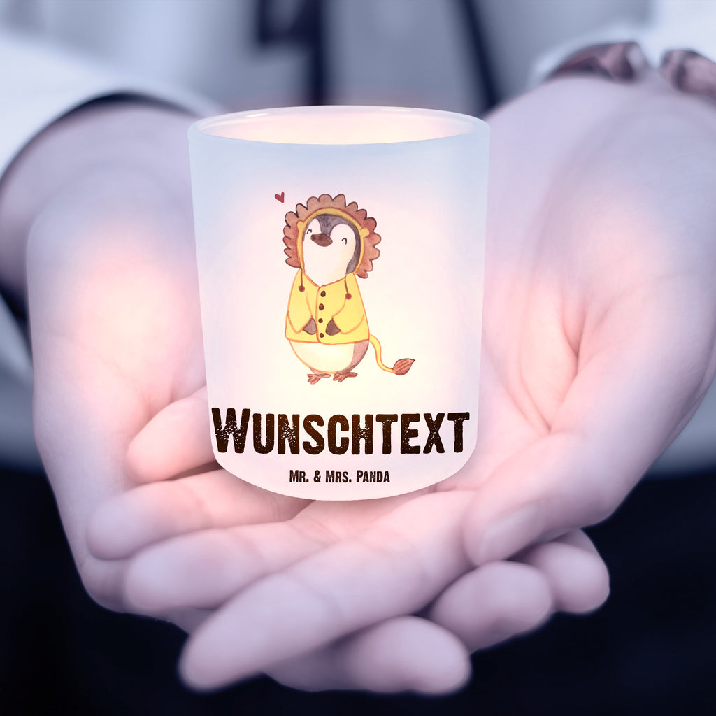 Personalisiertes Windlicht Löwe Astrologie Personalisiertes Windlicht, Personalisiertes Windlicht Glas, Personalisiertes Teelichtglas, Personalisierter Teelichthalter, Personalisiertes Kerzenglas, Personalisierte Kerze, Personalisiertes Teelicht, Windlicht mit Namen, Windlicht Glas mit Namen, Teelichtglas mit Namen, Teelichthalter mit Namen, Teelichter mit Namen, Kerzenglas mit Namen, Kerze mit Namen, Teelicht mit Namen, Namenspersonalisierung, Name, selbst gestalten, Wunschtext, Bedrucken, Tierkreiszeichen, Sternzeichen, Horoskop, Astrologie, Aszendent, Löwe, Geburtstagsgeschenk, Geschenkidee zum Geburtstag, Sternzeichen Löwe