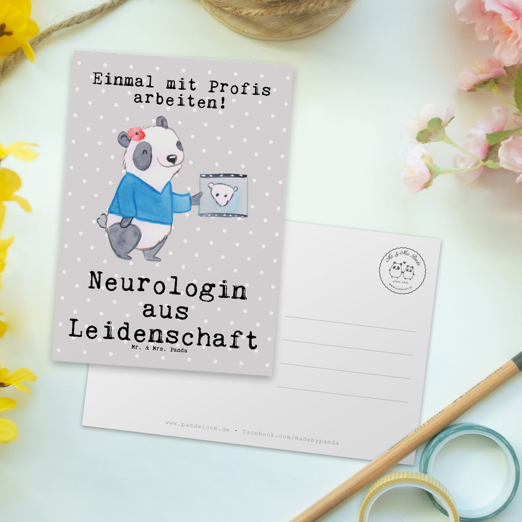 Postkarte Neurologin aus Leidenschaft Postkarte, Karte, Geschenkkarte, Grußkarte, Einladung, Ansichtskarte, Geburtstagskarte, Einladungskarte, Dankeskarte, Ansichtskarten, Einladung Geburtstag, Einladungskarten Geburtstag, Beruf, Ausbildung, Jubiläum, Abschied, Rente, Kollege, Kollegin, Geschenk, Schenken, Arbeitskollege, Mitarbeiter, Firma, Danke, Dankeschön, Neurologin, Neurologie, Mediziner, Medizinstudium