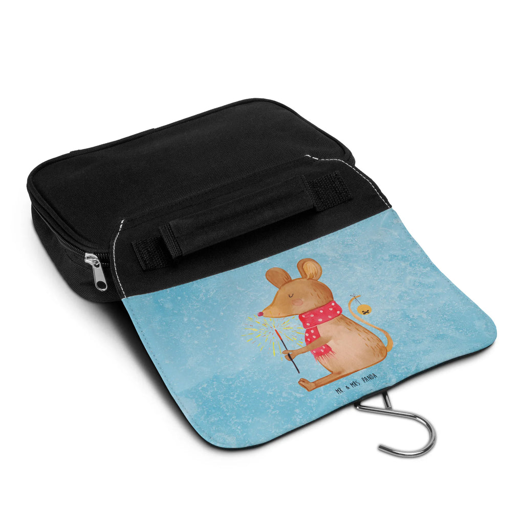 Kulturbeutel Maus Weihnachten Kulturbeutel, Zum Aufhängen, Waschtasche, Kosmetiktasche, Damen, Herren, Aufbewahrungstasche, Schminktasche, Kosmetikbeutel, Organizer, Kulturtasche, Schminkutensil, Winter, Weihnachten, Weihnachtsdeko, Nikolaus, Advent, Heiligabend, Wintermotiv, Frohe Weihnachten, Weihnachtsgruß, Weihnachtsmotiv, Maus, Mäuschen, Weihnachtswunder