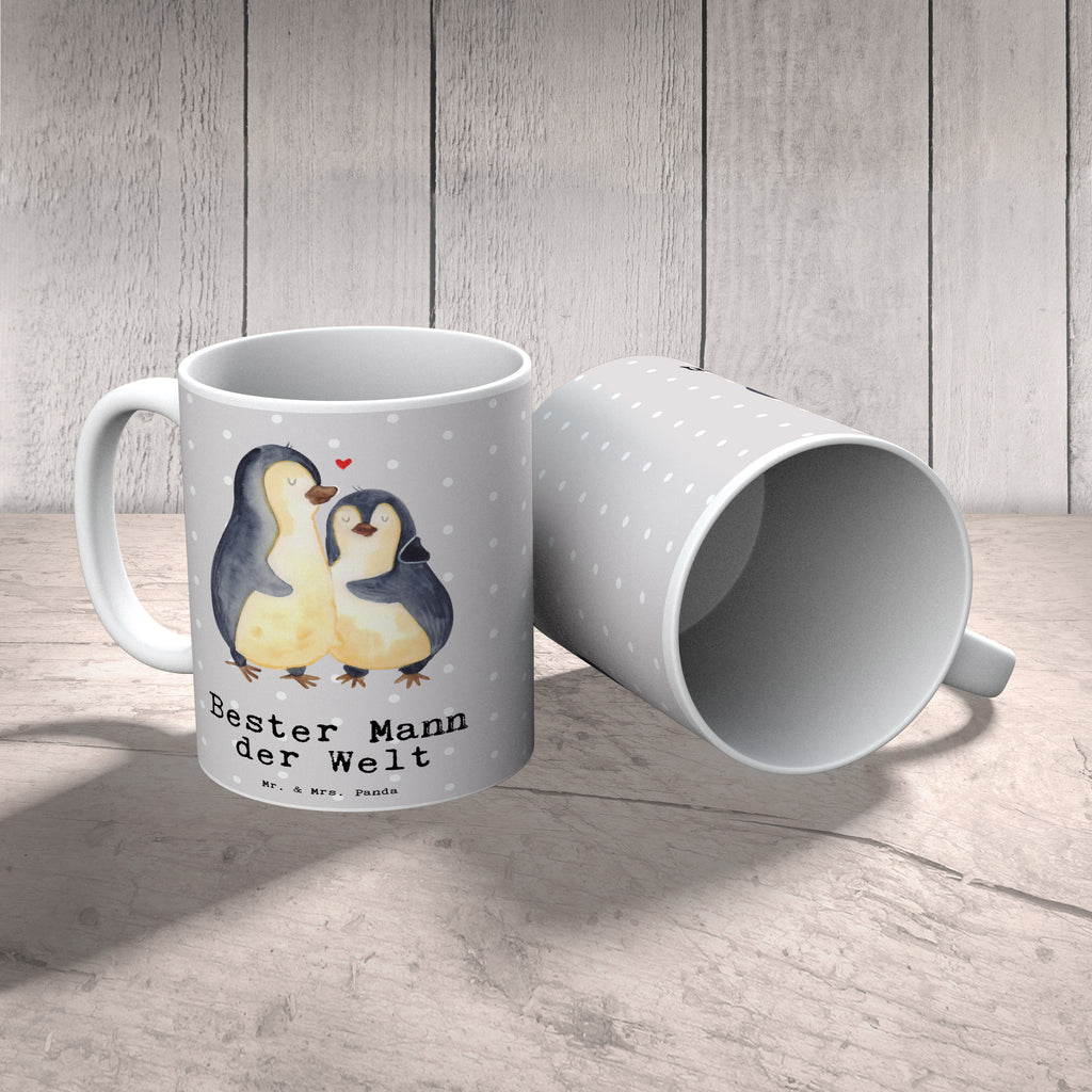 Tasse Pinguin Bester Mann der Welt Tasse, Kaffeetasse, Teetasse, Becher, Kaffeebecher, Teebecher, Keramiktasse, Porzellantasse, Büro Tasse, Geschenk Tasse, Tasse Sprüche, Tasse Motive, Kaffeetassen, Tasse bedrucken, Designer Tasse, Cappuccino Tassen, Schöne Teetassen, für, Dankeschön, Geschenk, Schenken, Geburtstag, Geburtstagsgeschenk, Geschenkidee, Danke, Bedanken, Mitbringsel, Freude machen, Geschenktipp, Ehemann, Beste, Mann, Partner, Freund, Traummann, Liebling, Ehepartner, Ehe, Gatte, Lebensgefährte, Bräutigam, Kleinigkeit