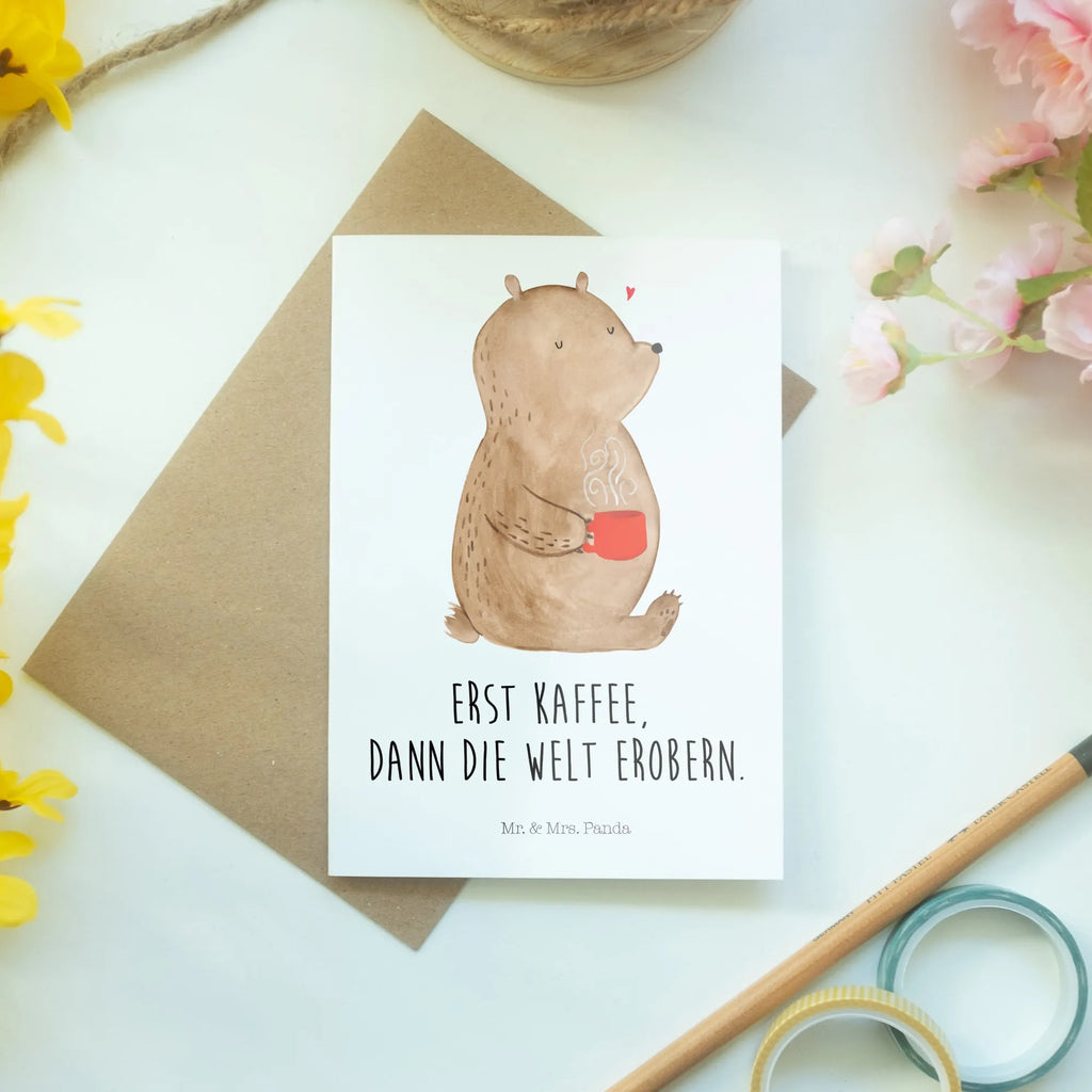 Grußkarte Bär Kaffee Grußkarte, Klappkarte, Einladungskarte, Glückwunschkarte, Hochzeitskarte, Geburtstagskarte, Karte, Ansichtskarten, Bär, Teddy, Teddybär, Kaffee, Coffee, Bären, guten Morgen, Morgenroutine, Welt erobern, Welt retten, Motivation