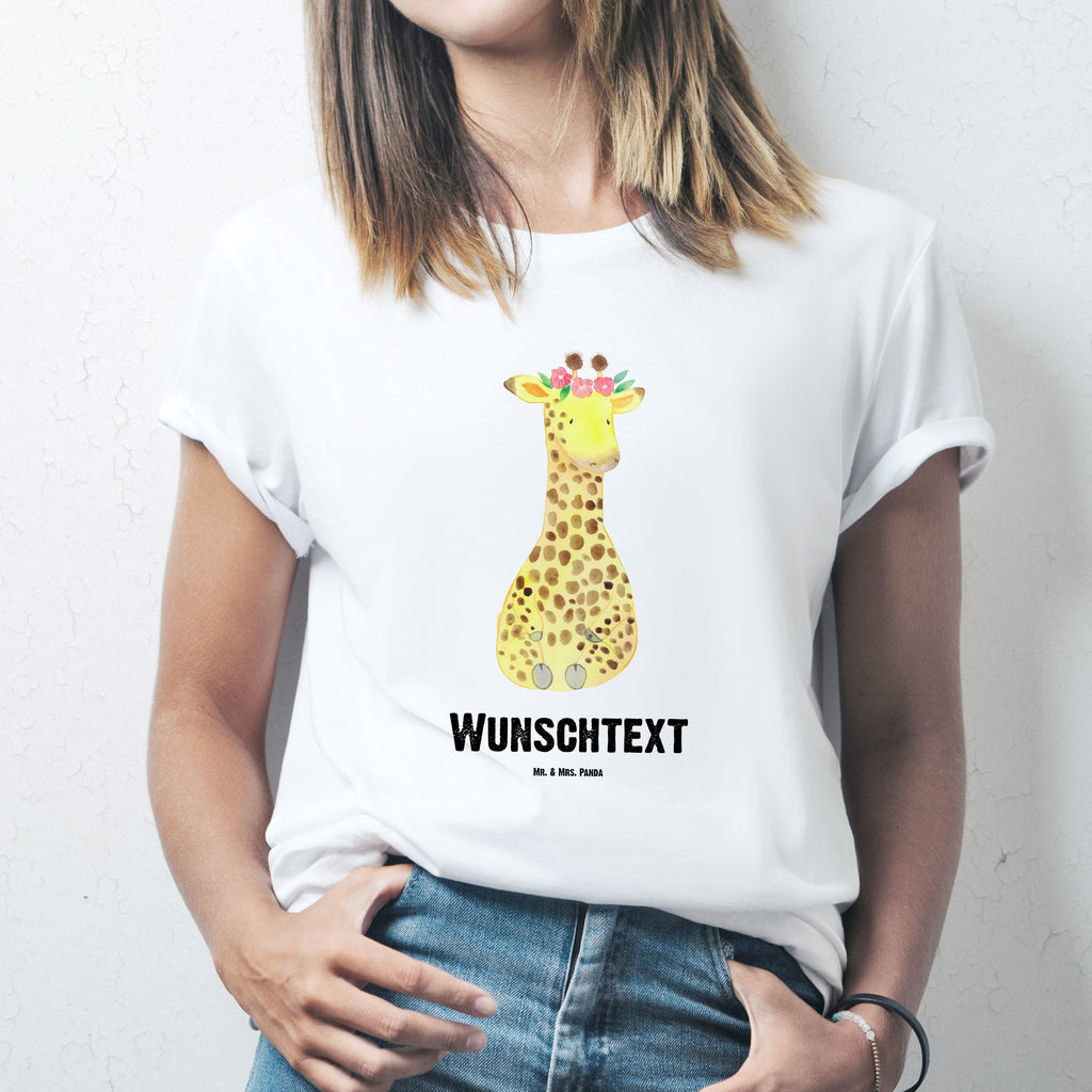 Personalisiertes T-Shirt Giraffe Blumenkranz T-Shirt Personalisiert, T-Shirt mit Namen, T-Shirt mit Aufruck, Männer, Frauen, Wunschtext, Bedrucken, Afrika, Wildtiere, Giraffe, Blumenkranz, Abenteurer, Selbstliebe, Freundin