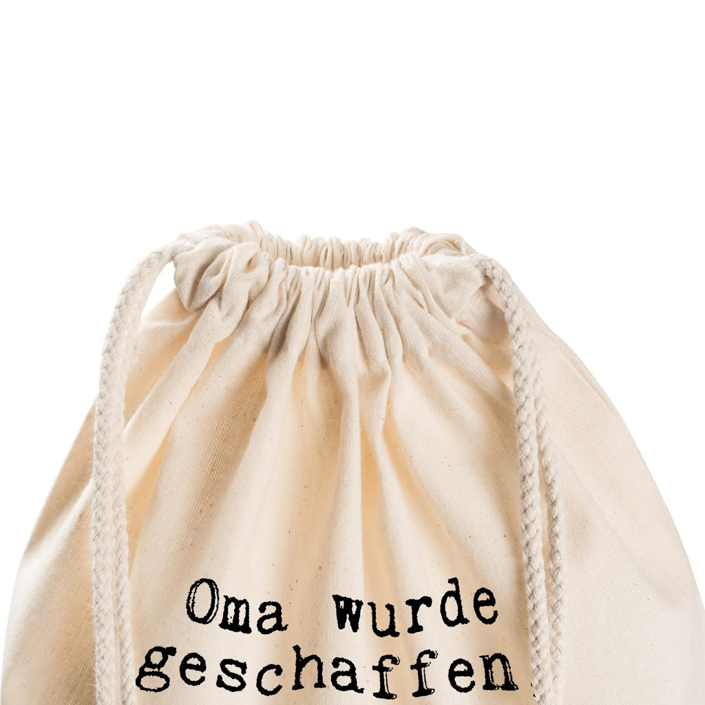 Sportbeutel Sprüche und Zitate Oma wurde geschaffen, weil Enkelkinder wahre Helden brauchen. Sportbeutel, Turnbeutel, Beutel, Sporttasche, Tasche, Stoffbeutel, Sportbeutel Kinder, Gymsack, Beutel Rucksack, Kleine Sporttasche, Sportzubehör, Turnbeutel Baumwolle, Spruch, Sprüche, lustige Sprüche, Weisheiten, Zitate, Spruch Geschenke, Spruch Sprüche Weisheiten Zitate Lustig Weisheit Worte