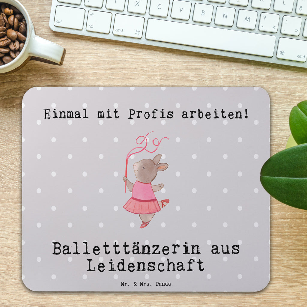 Mauspad Balletttänzerin aus Leidenschaft Mousepad, Computer zubehör, Büroausstattung, PC Zubehör, Arbeitszimmer, Mauspad, Einzigartiges Mauspad, Designer Mauspad, Mausunterlage, Mauspad Büro, Beruf, Ausbildung, Jubiläum, Abschied, Rente, Kollege, Kollegin, Geschenk, Schenken, Arbeitskollege, Mitarbeiter, Firma, Danke, Dankeschön, Balletttänzerin, Ballerina, Ballett, Glücksbringer Auftritt, Ballettaufführung, Ballettunterricht, Ballettstunden